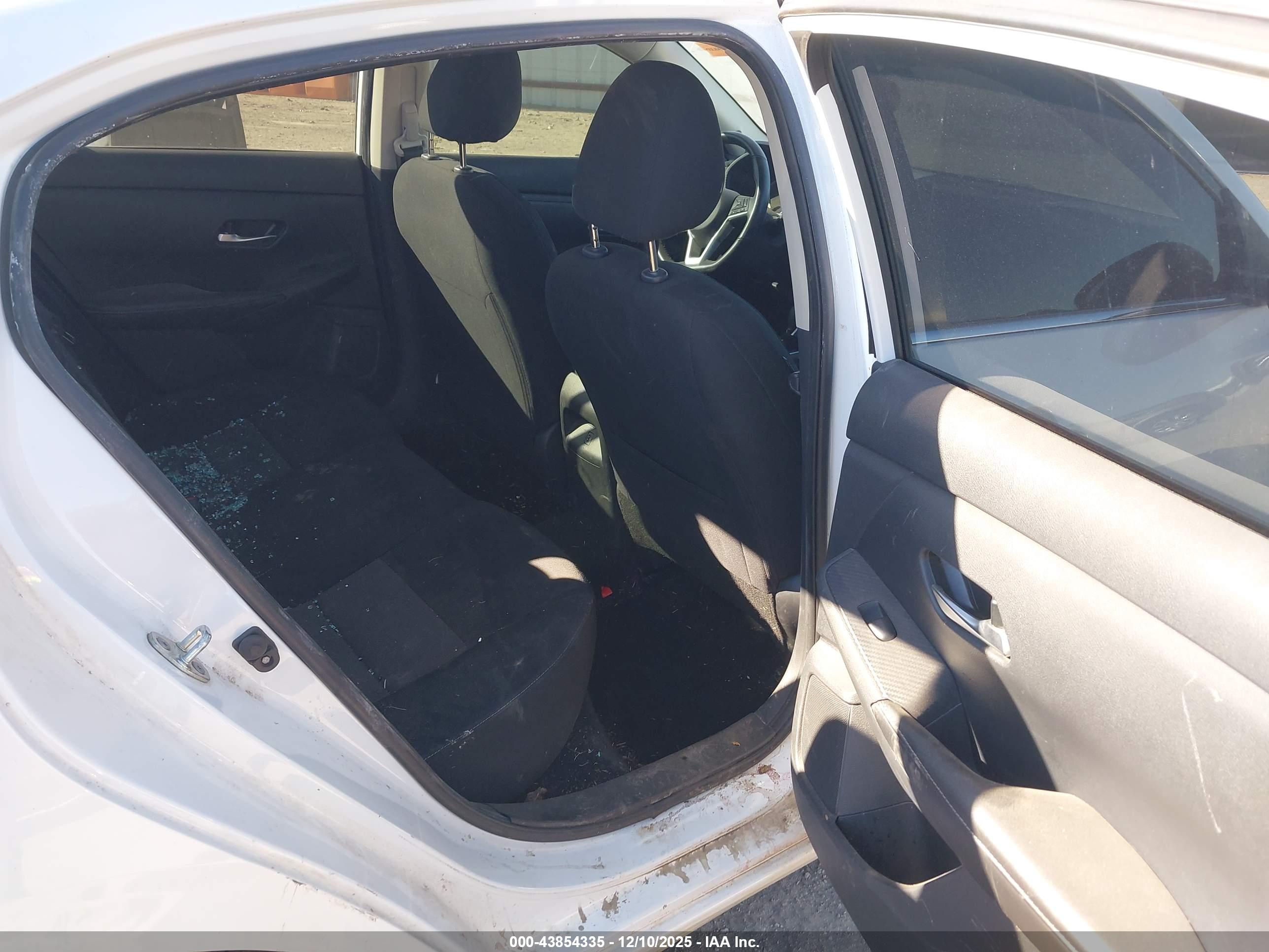 NISSAN SENTRA image 8