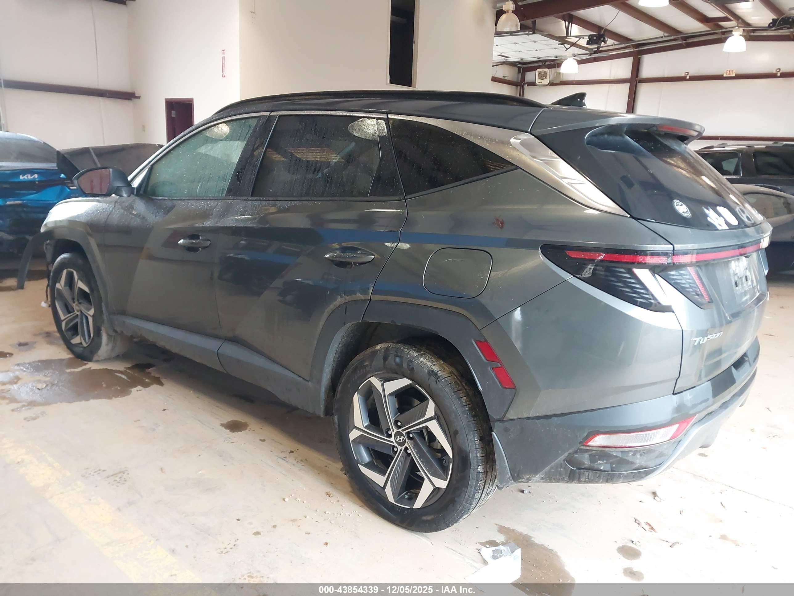 HYUNDAI TUCSON image 3