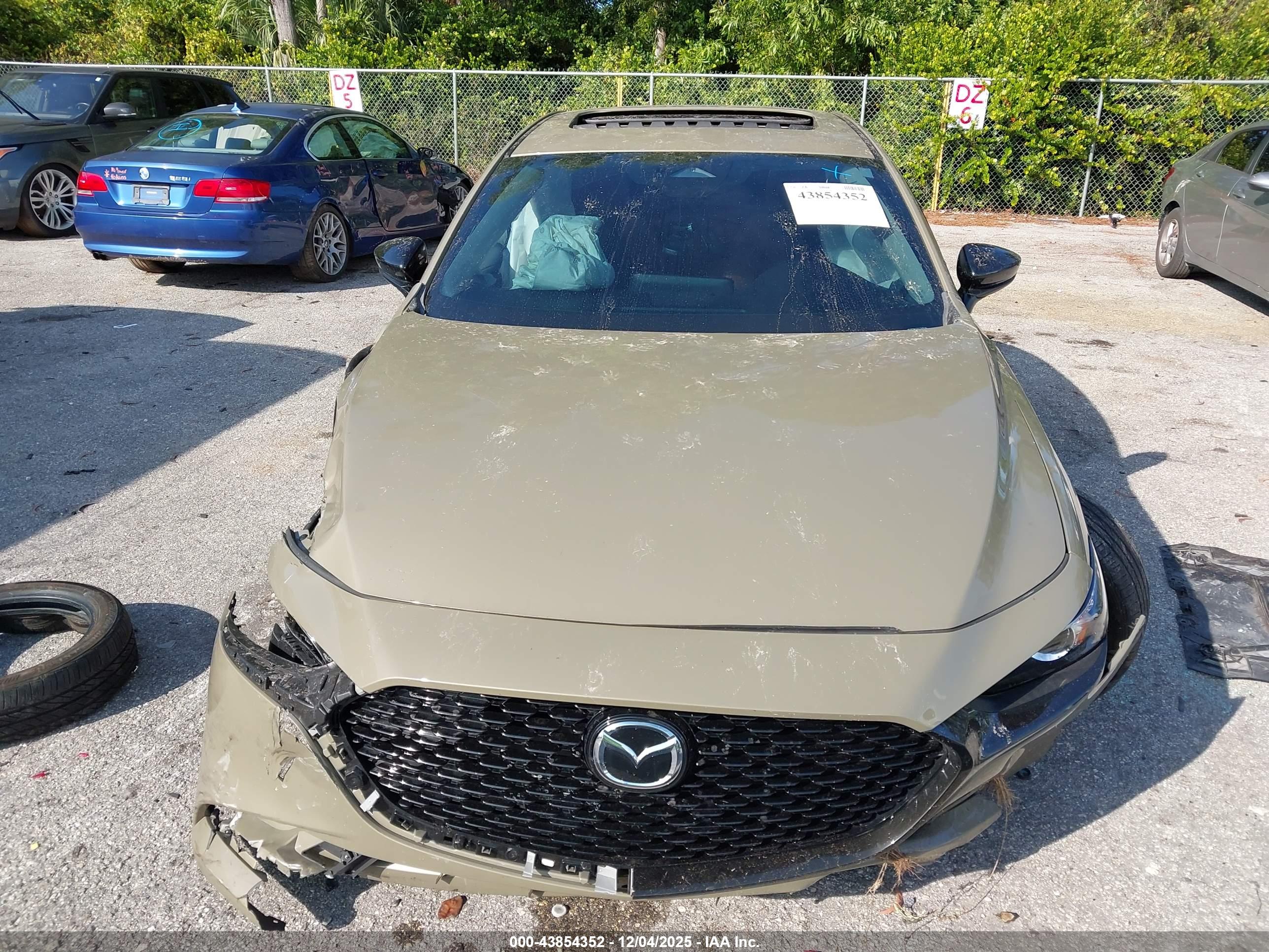 MAZDA MAZDA3 image 6