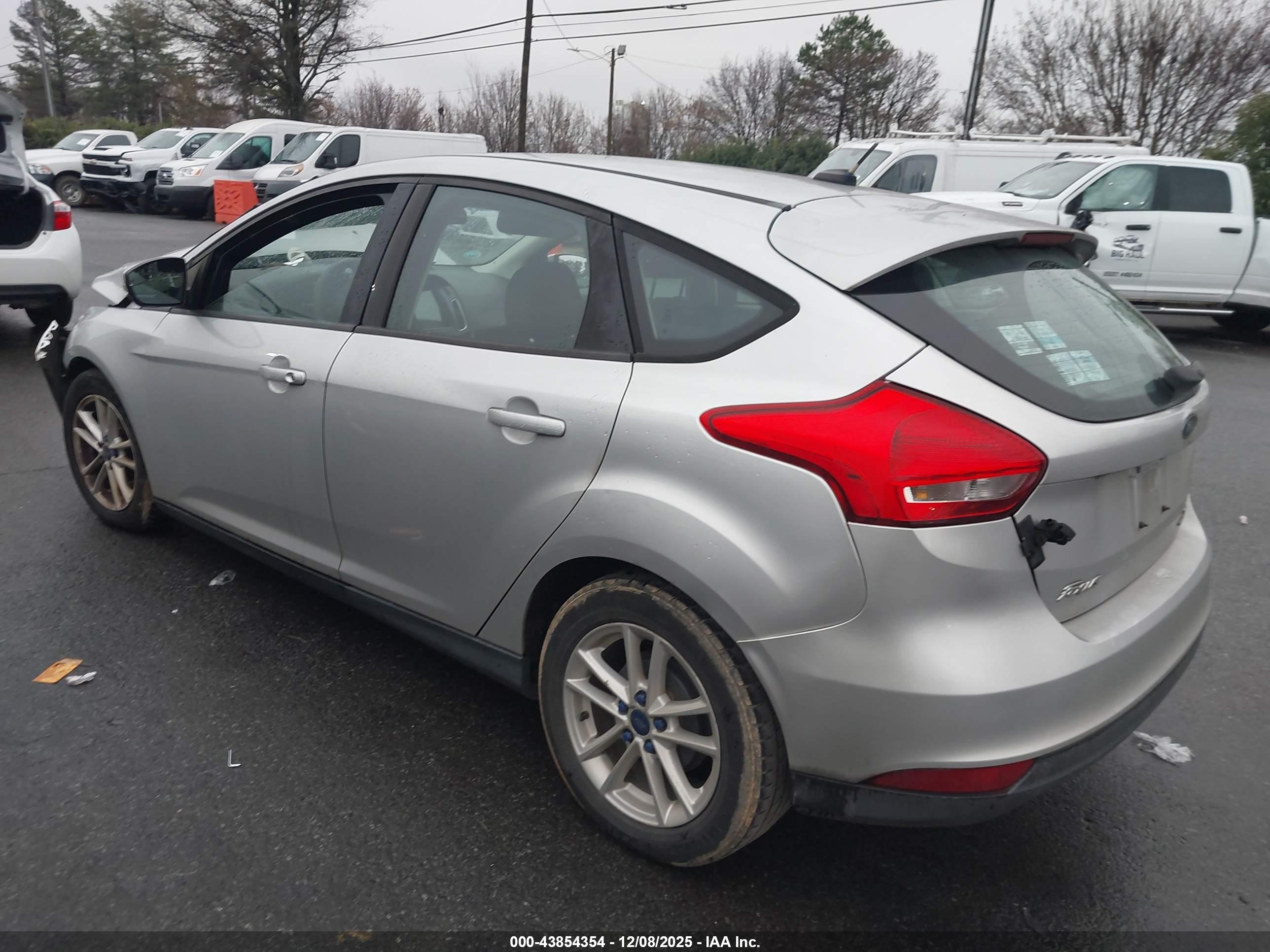 FORD FOCUS image 3