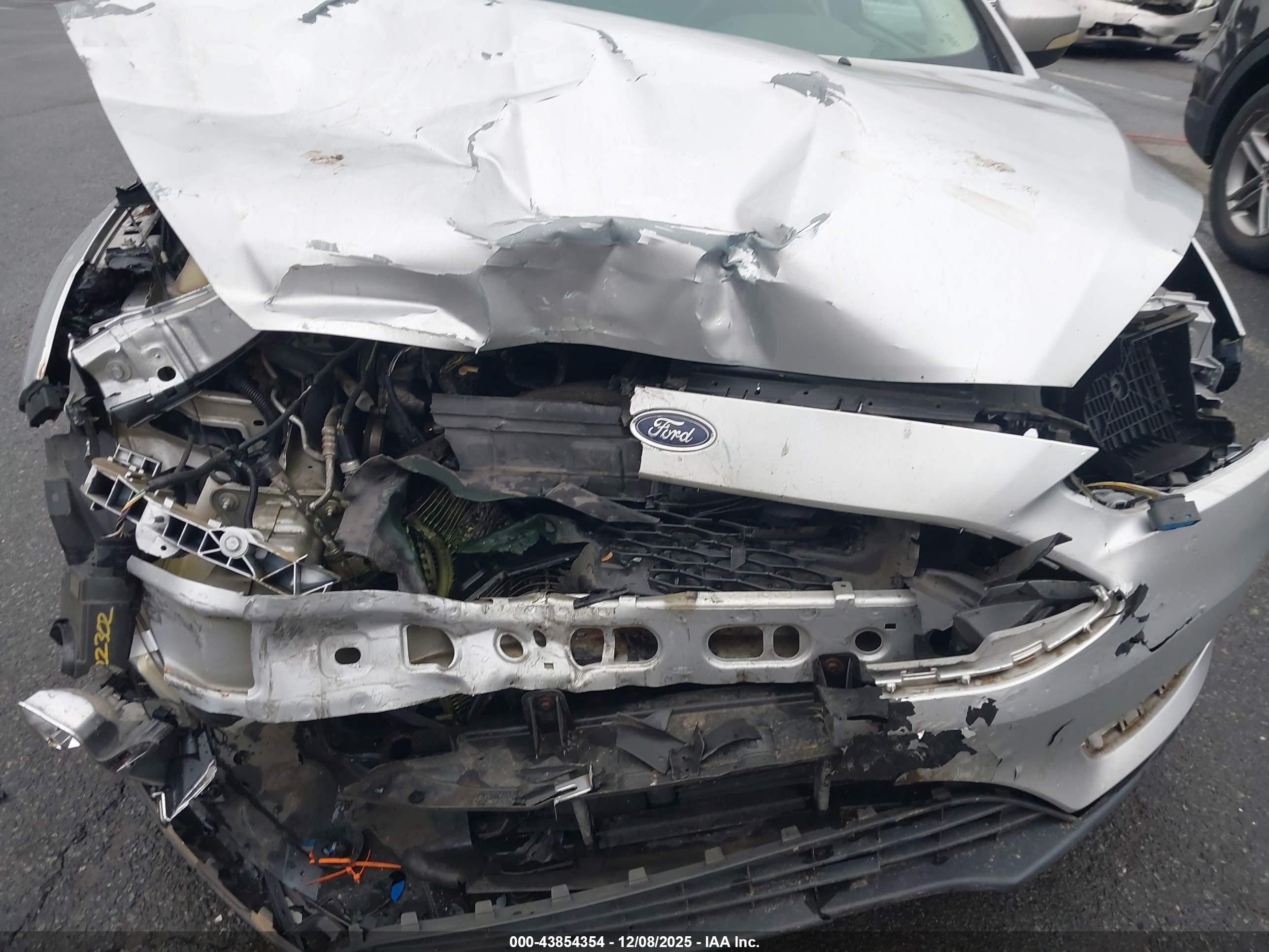 FORD FOCUS image 6