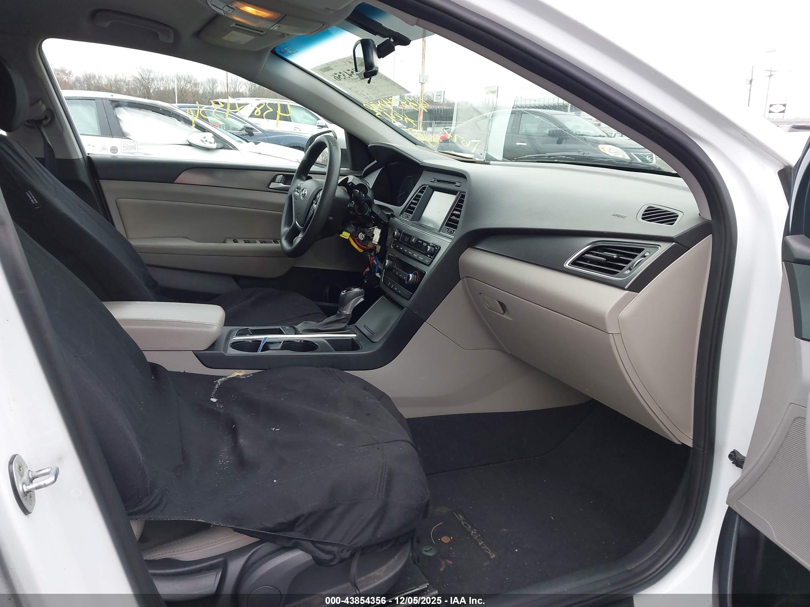 HYUNDAI SONATA image 5
