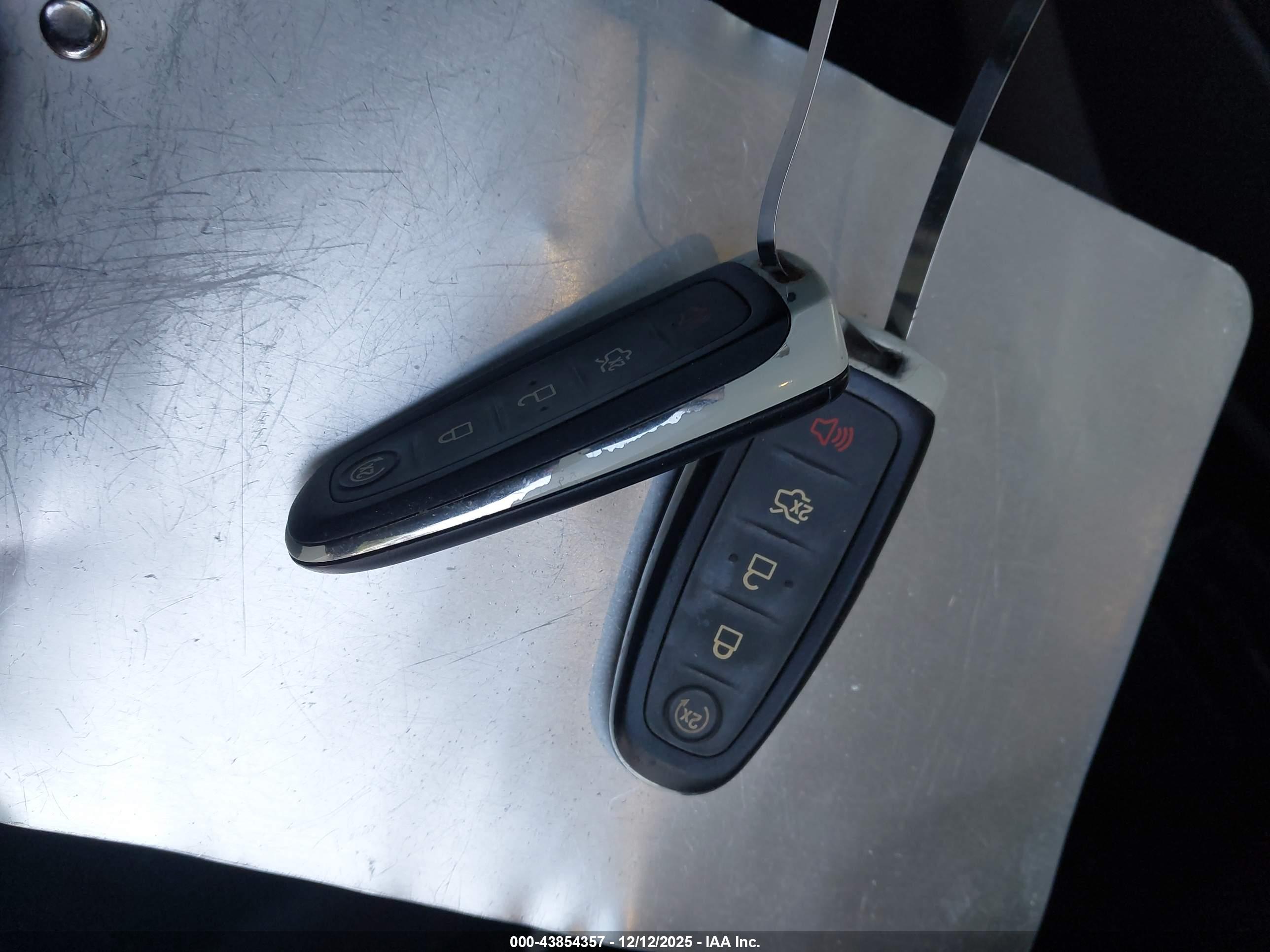 FORD ESCAPE image 11