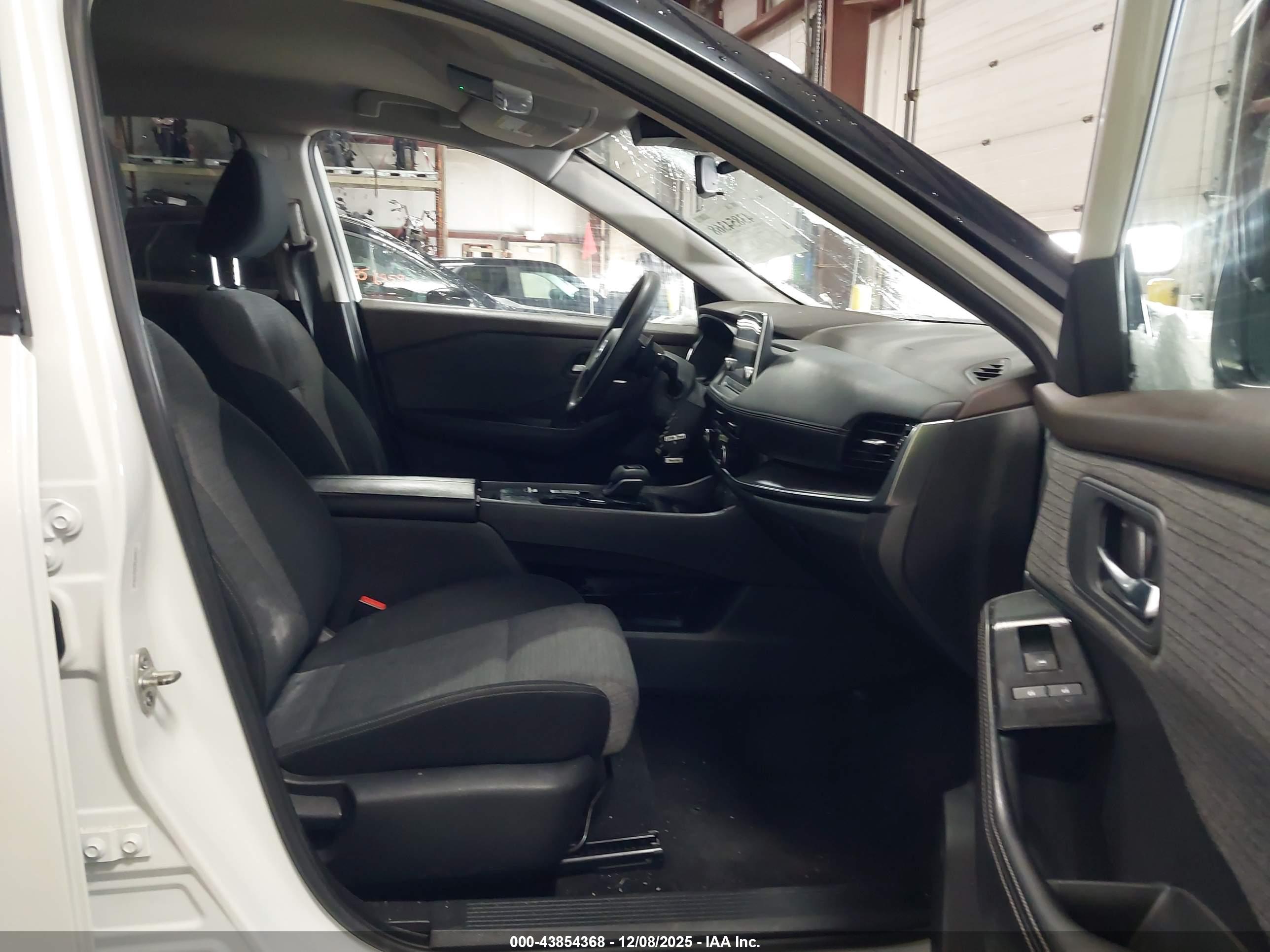 NISSAN ROGUE image 5