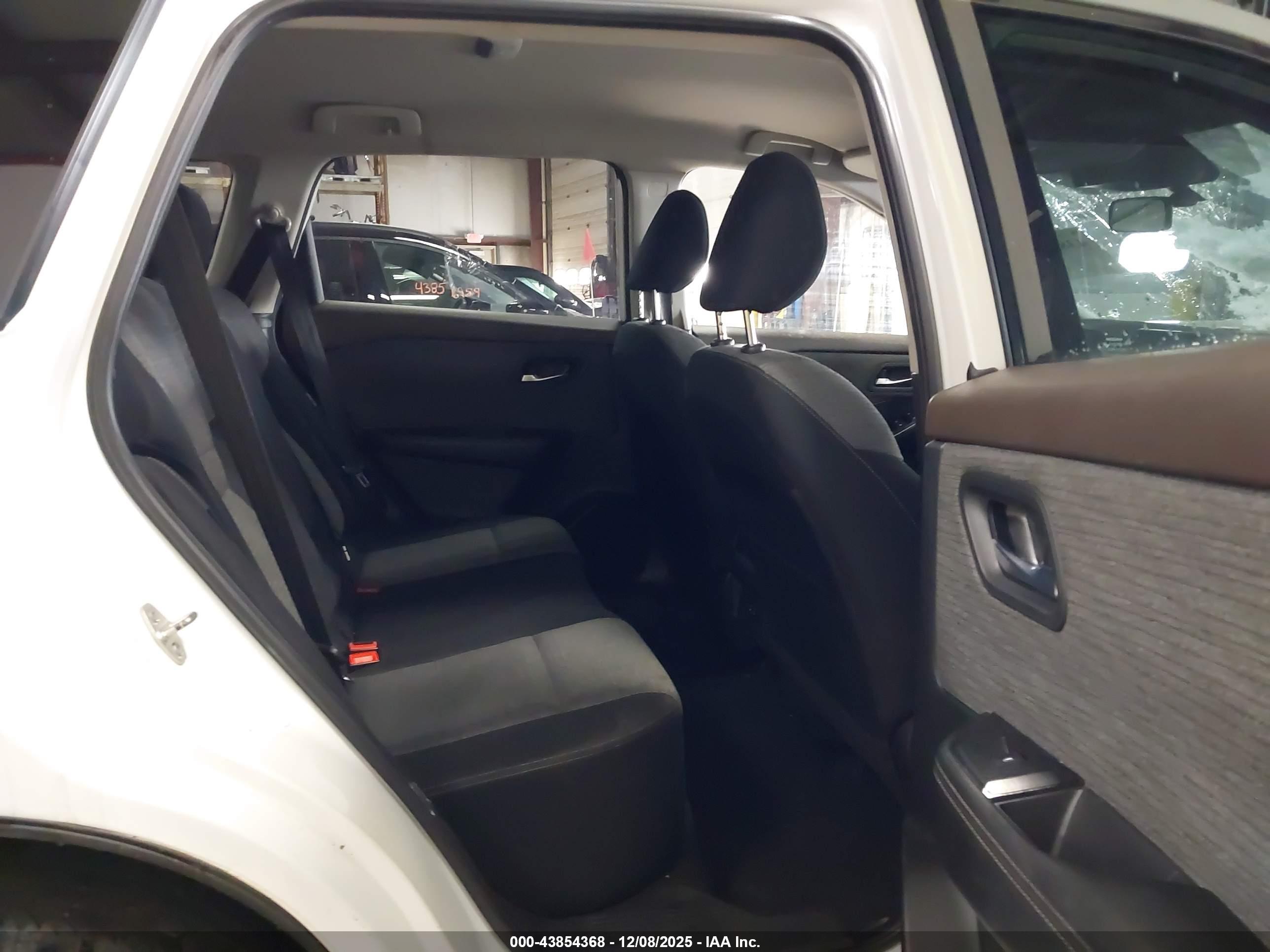 NISSAN ROGUE image 8