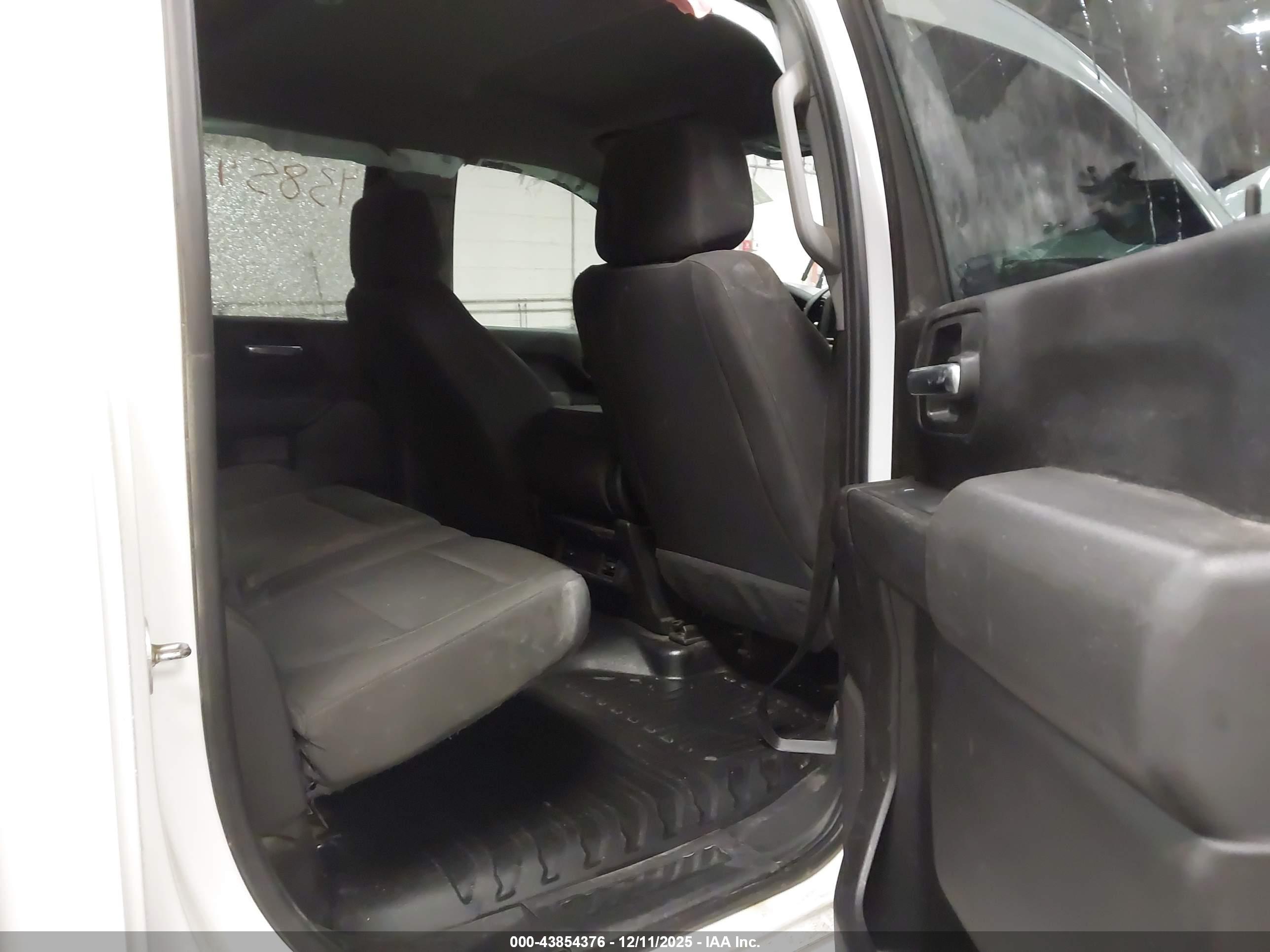 GMC SIERRA image 8