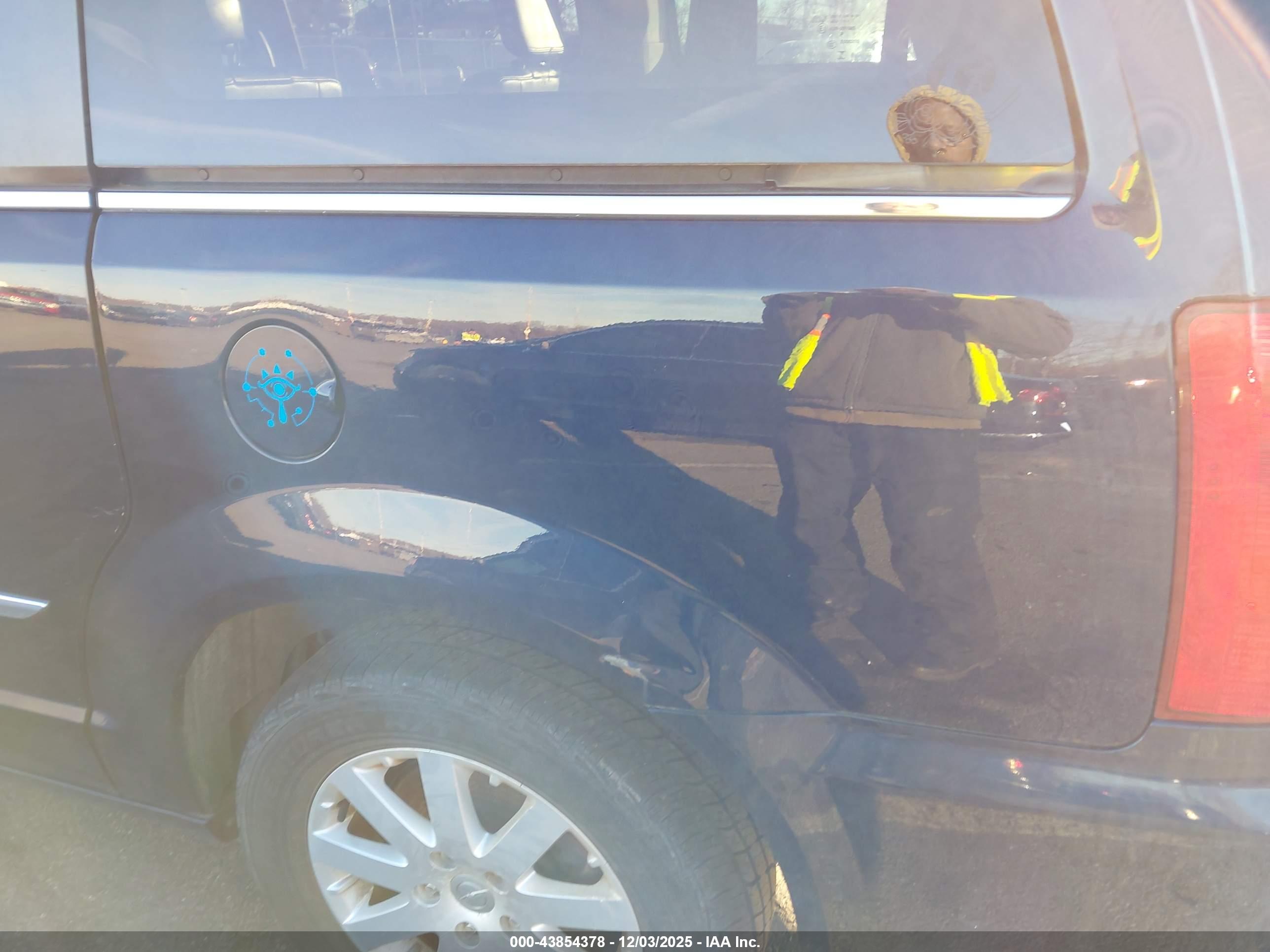 CHRYSLER TOWN image 6
