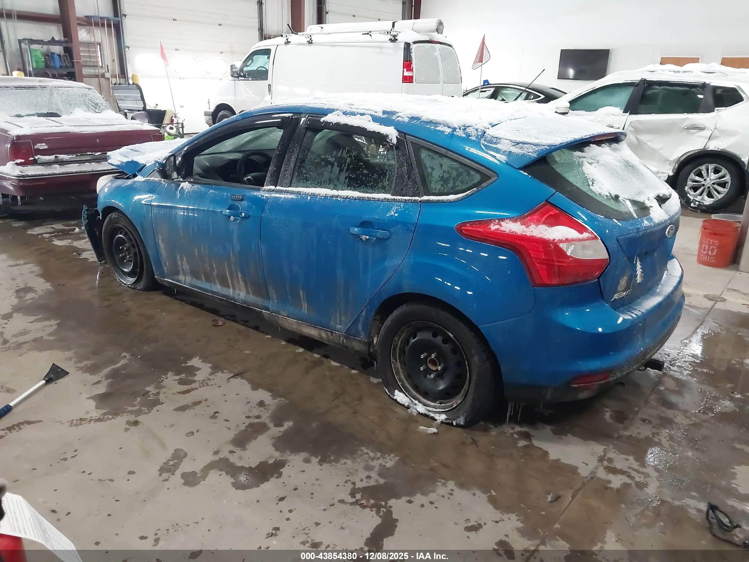 FORD FOCUS image 3