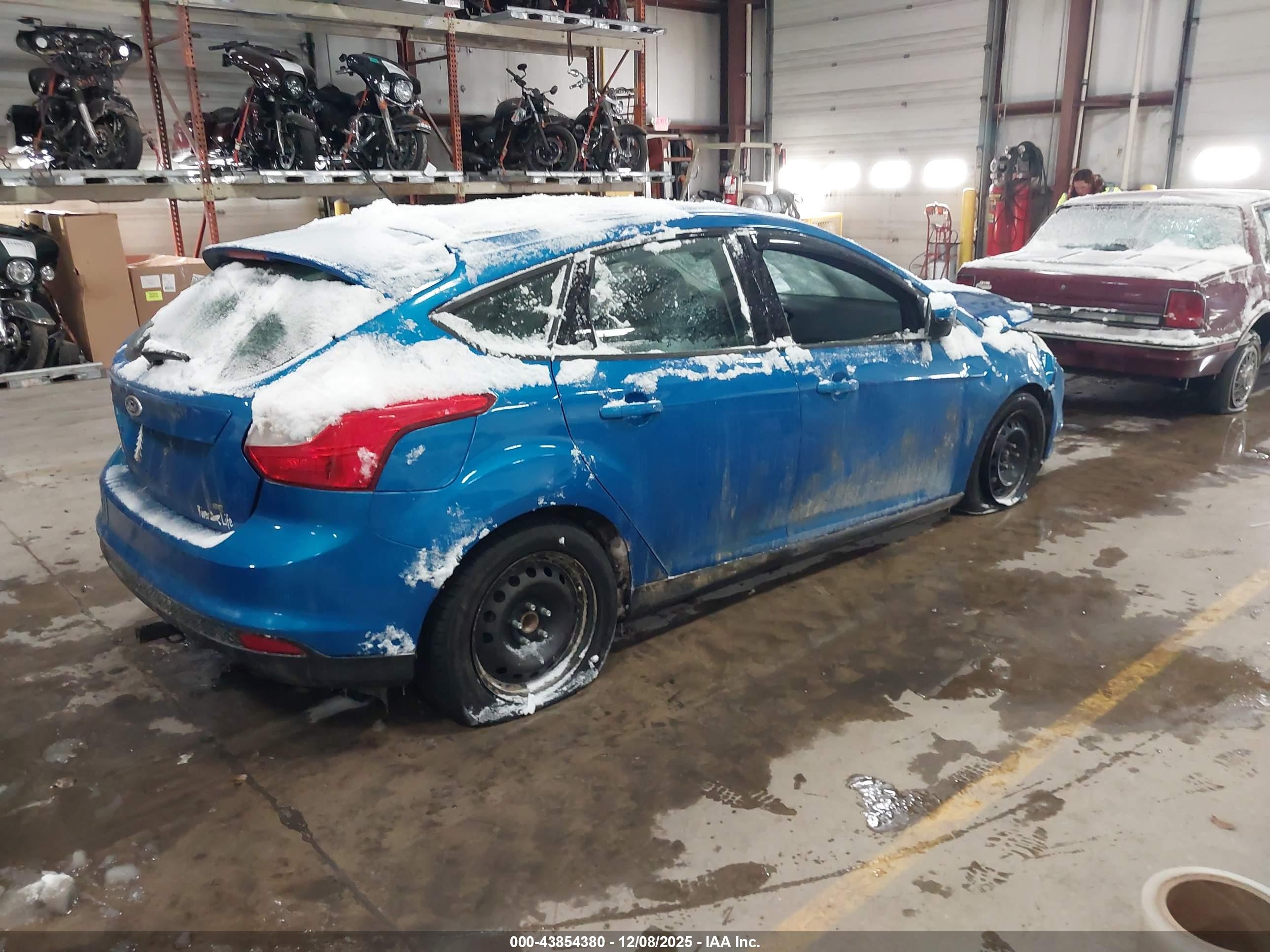 FORD FOCUS image 4