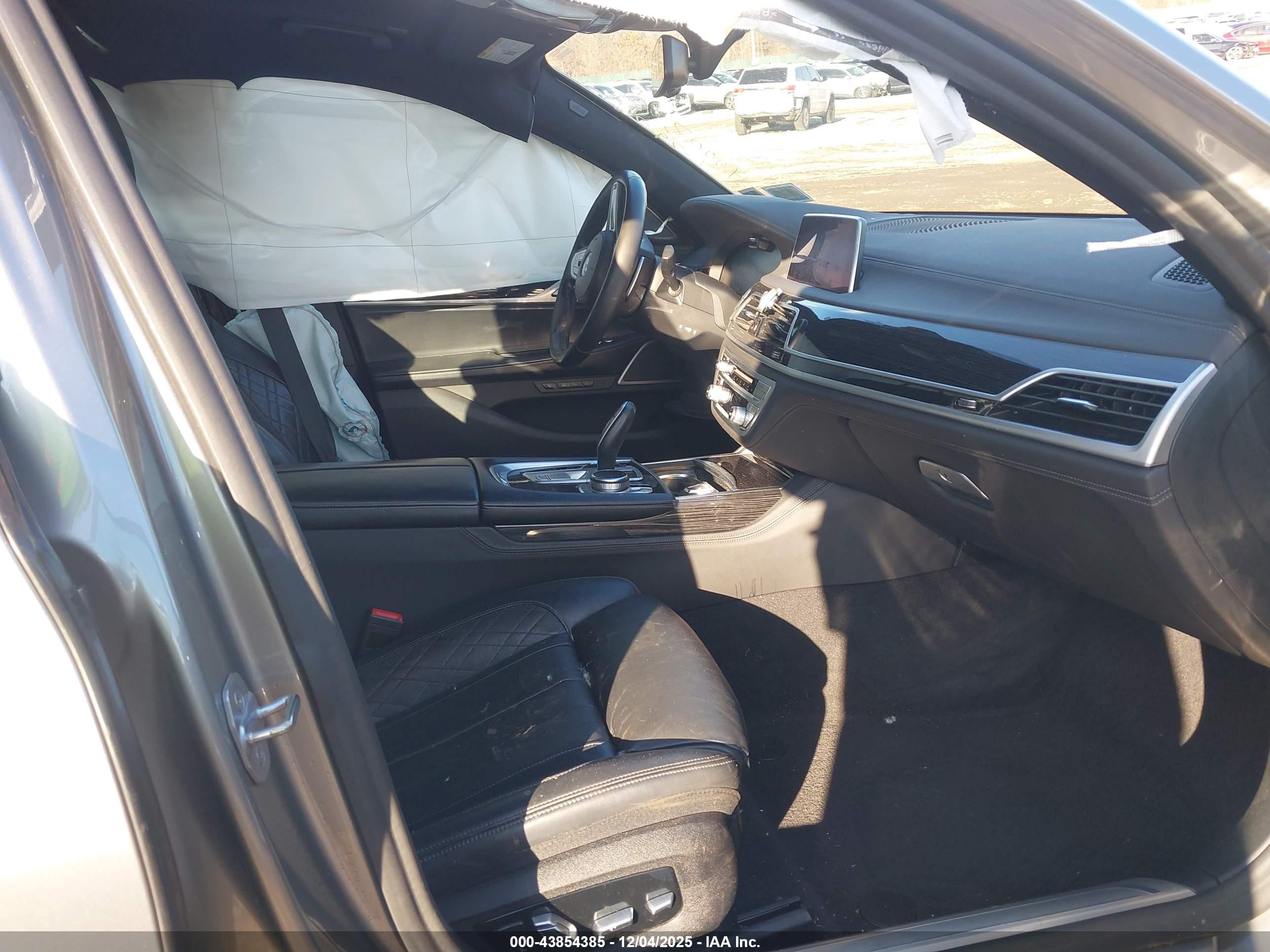 BMW 740I image 5