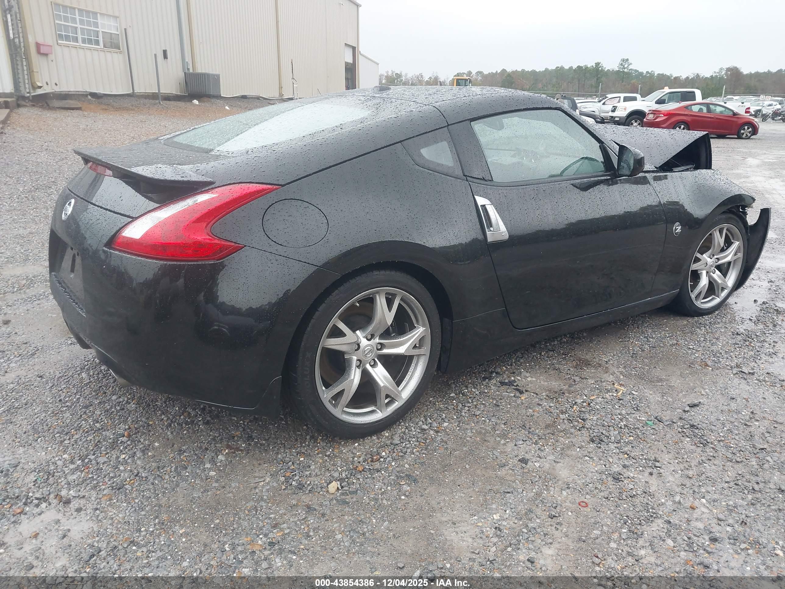 NISSAN 370Z image 4
