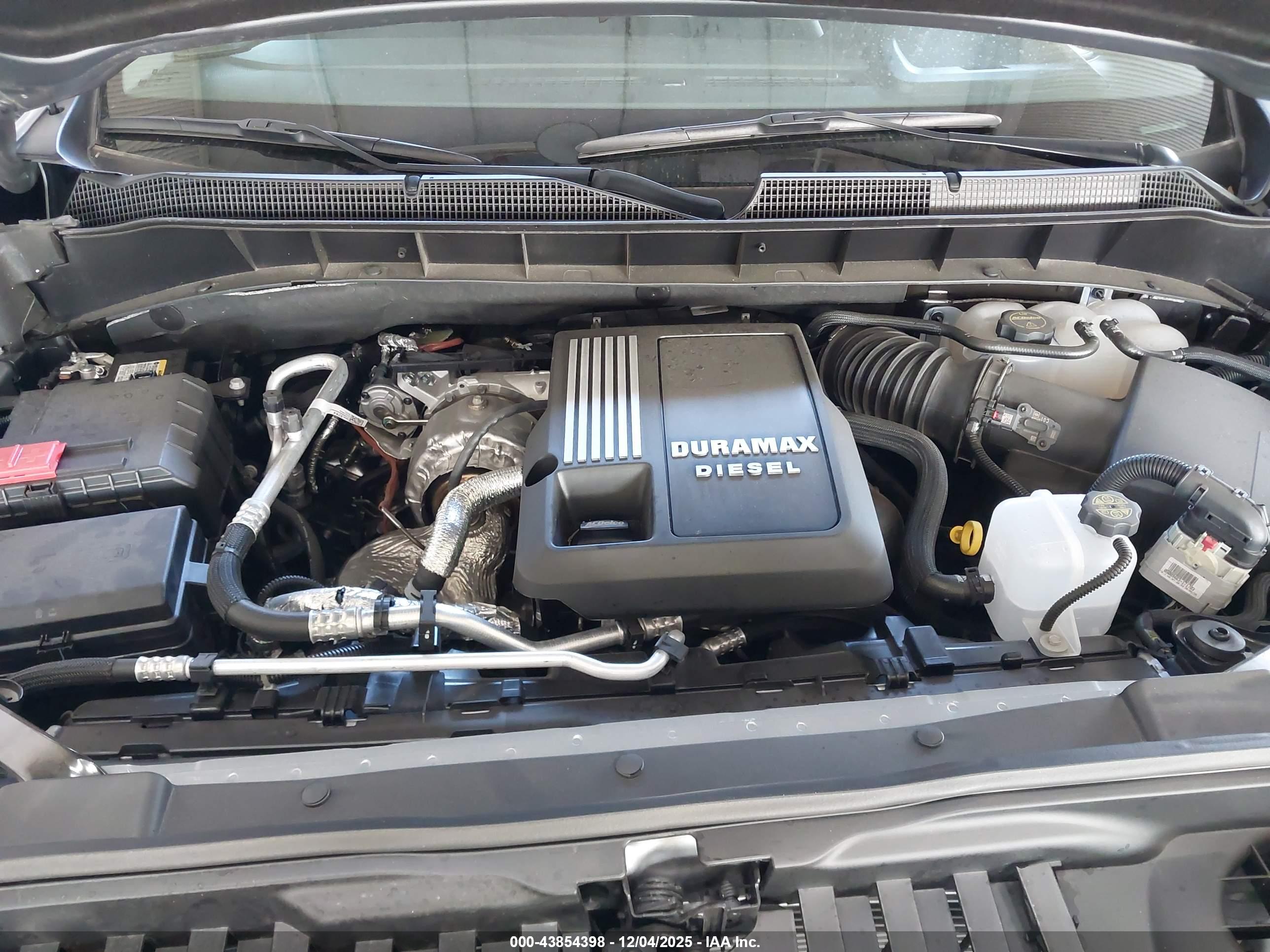 CHEVROLET SILVERADO image 10