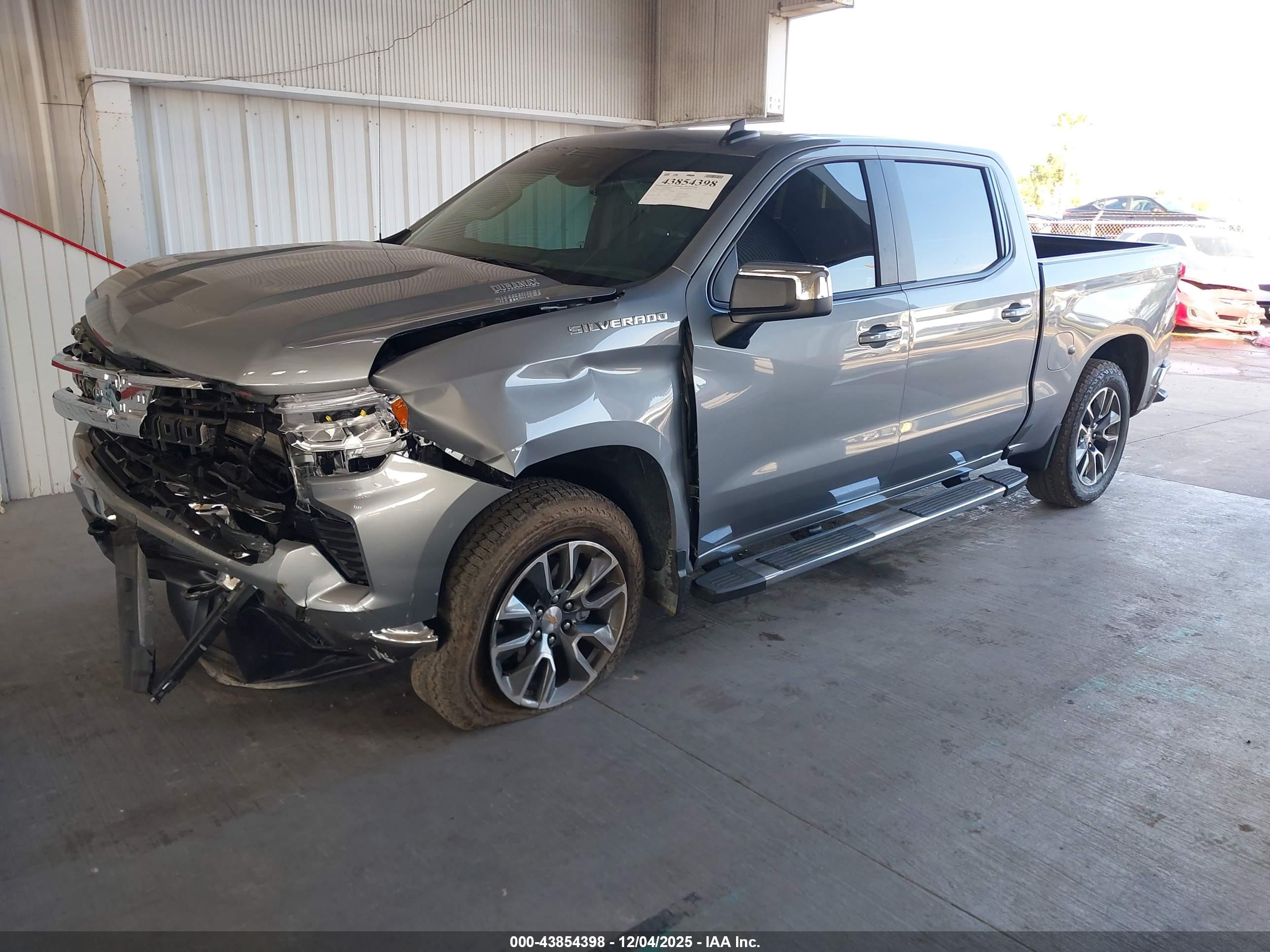 CHEVROLET SILVERADO image 2