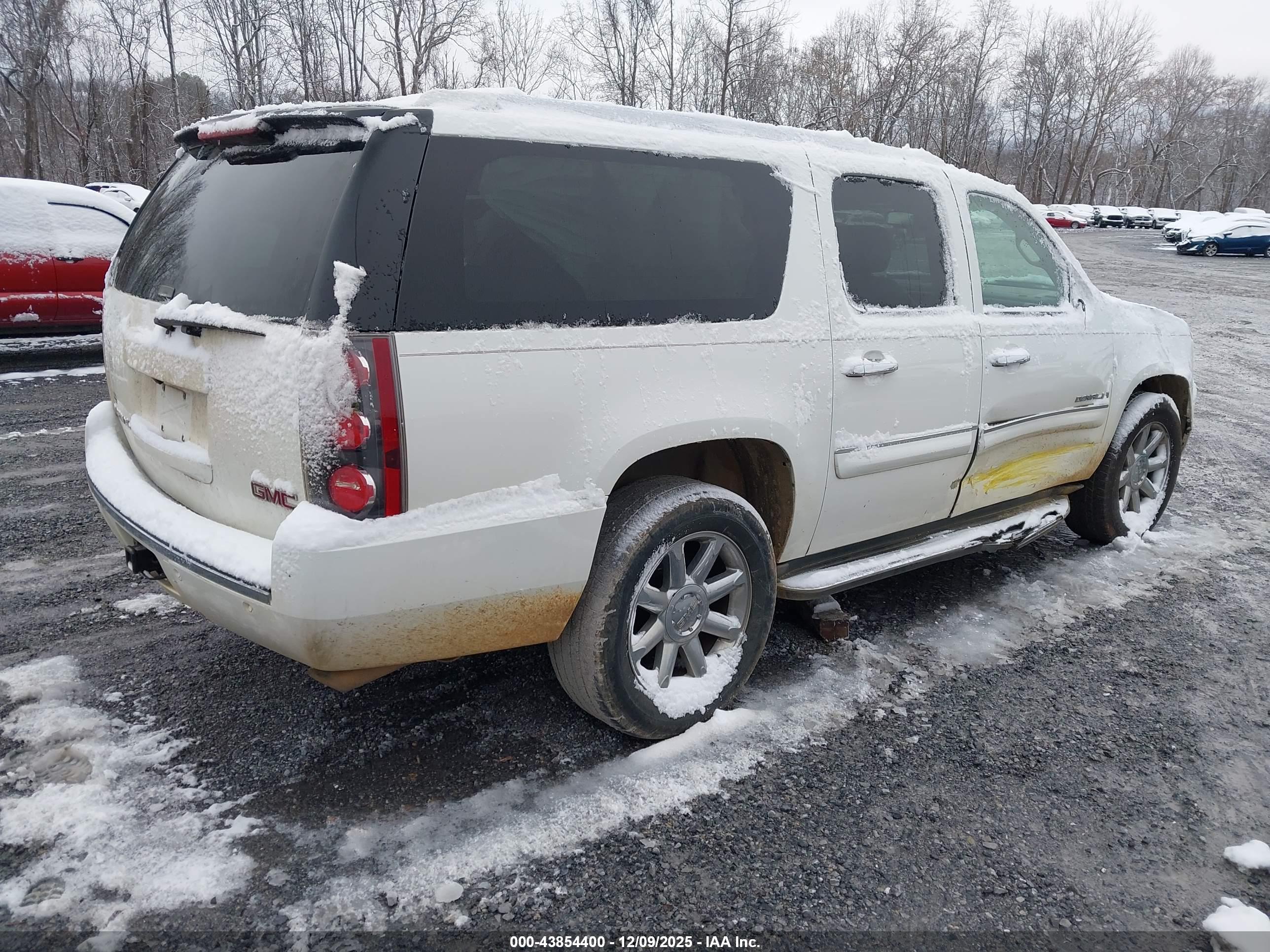 GMC YUKON image 4