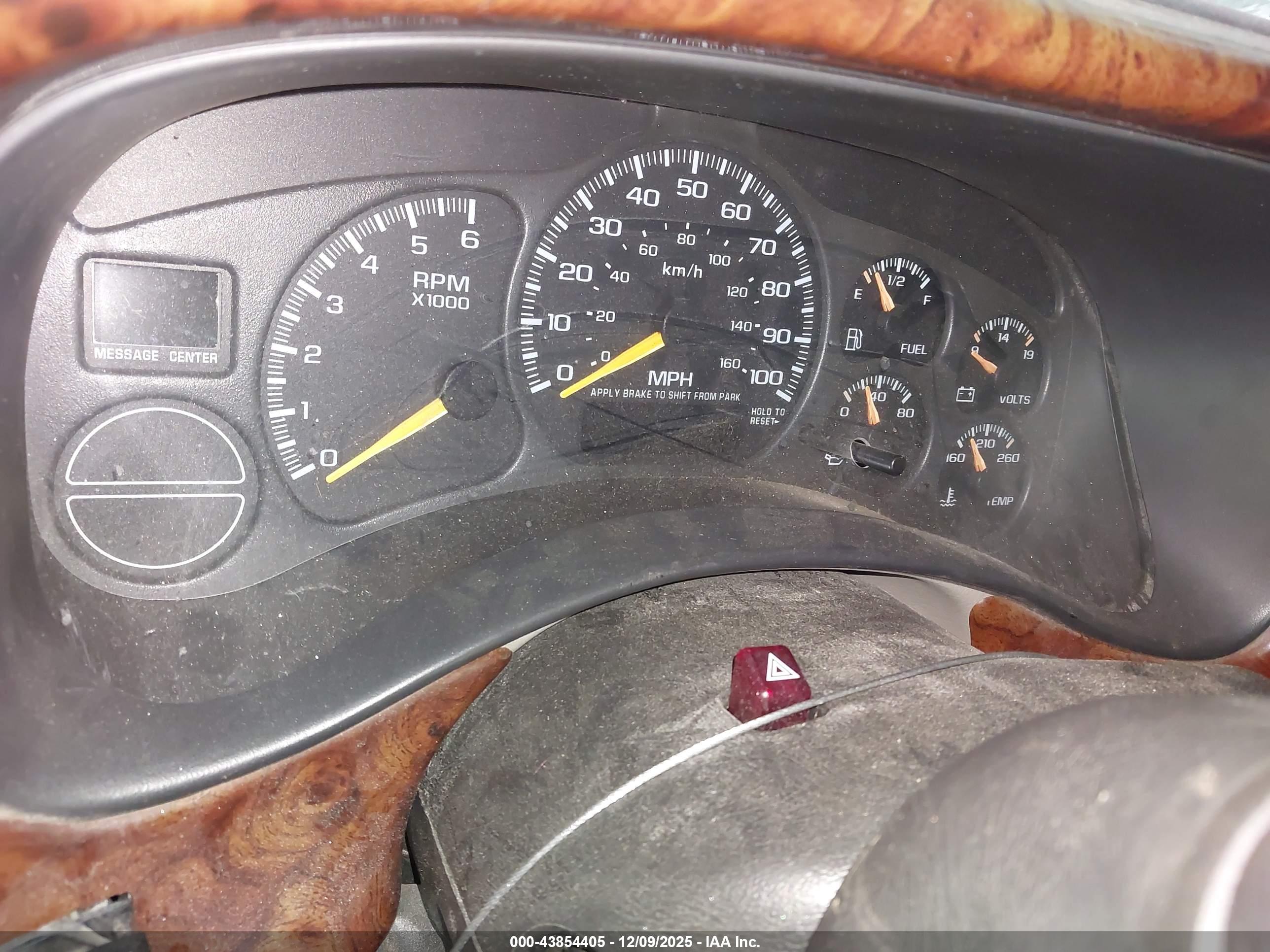 CHEVROLET SILVERADO image 7