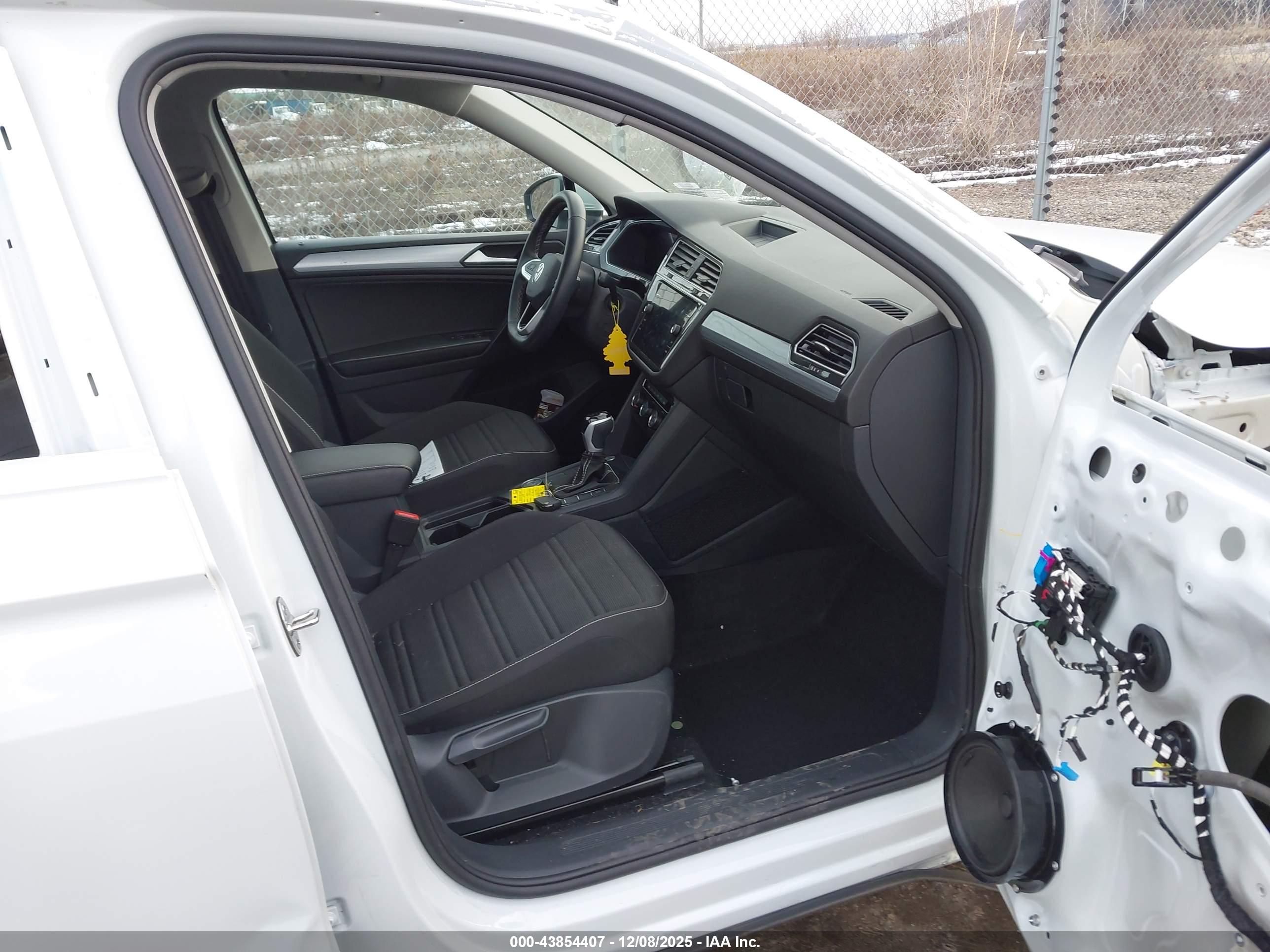 VOLKSWAGEN TIGUAN image 5
