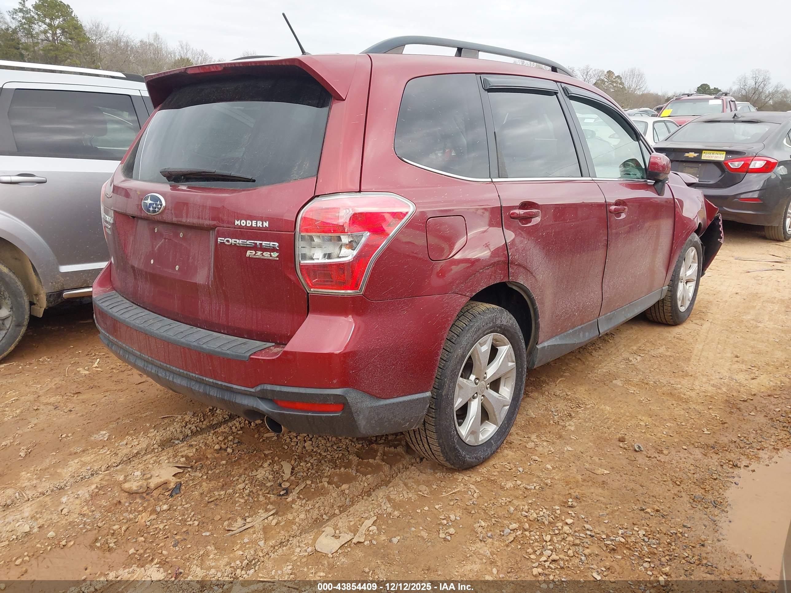 SUBARU FORESTER image 4