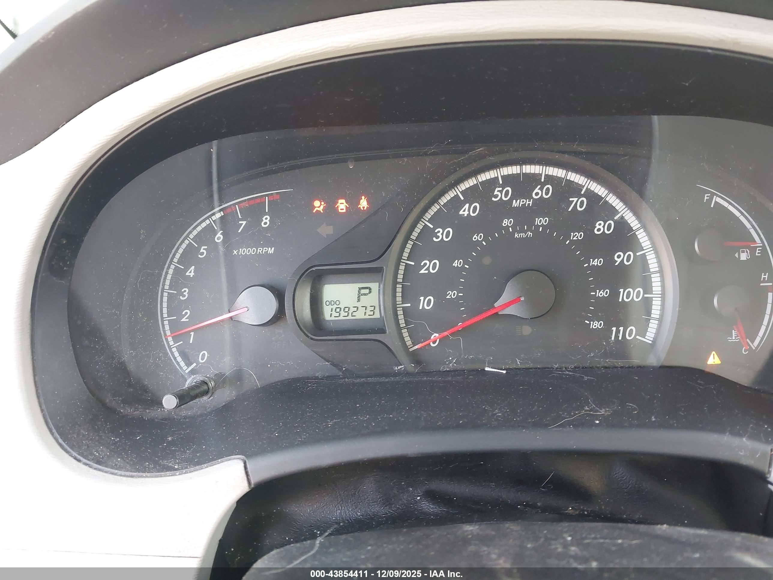 TOYOTA SIENNA image 7