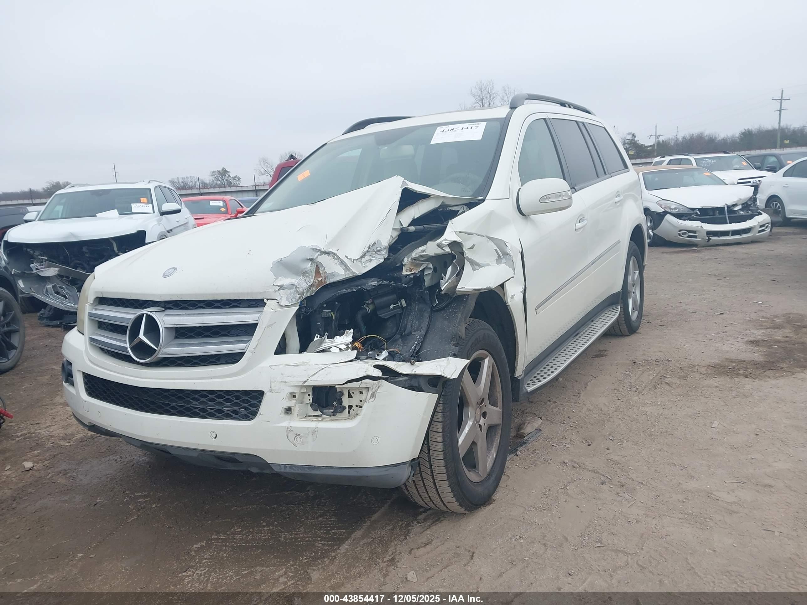 MERCEDES-BENZ GL image 2