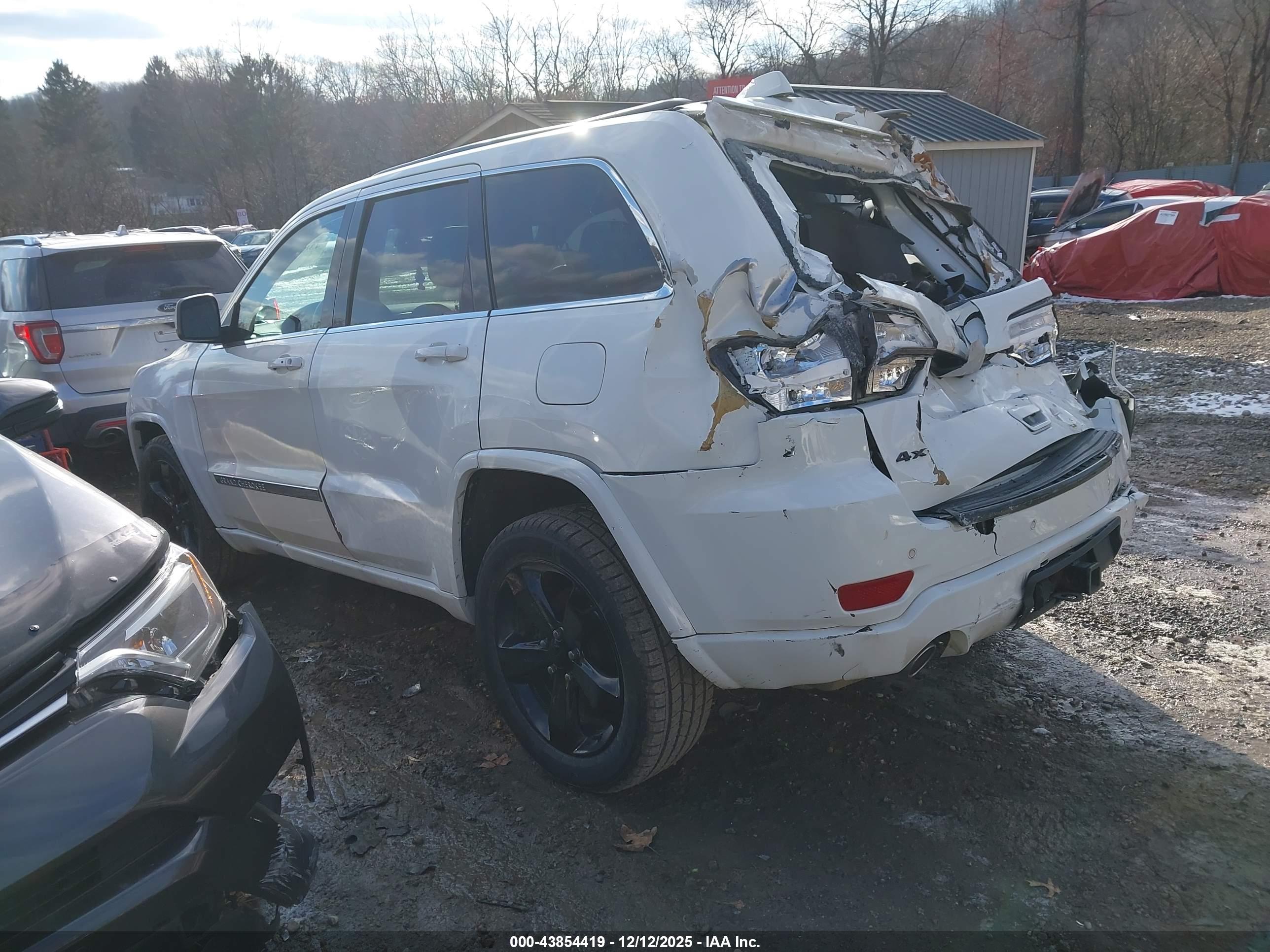JEEP GRAND image 3