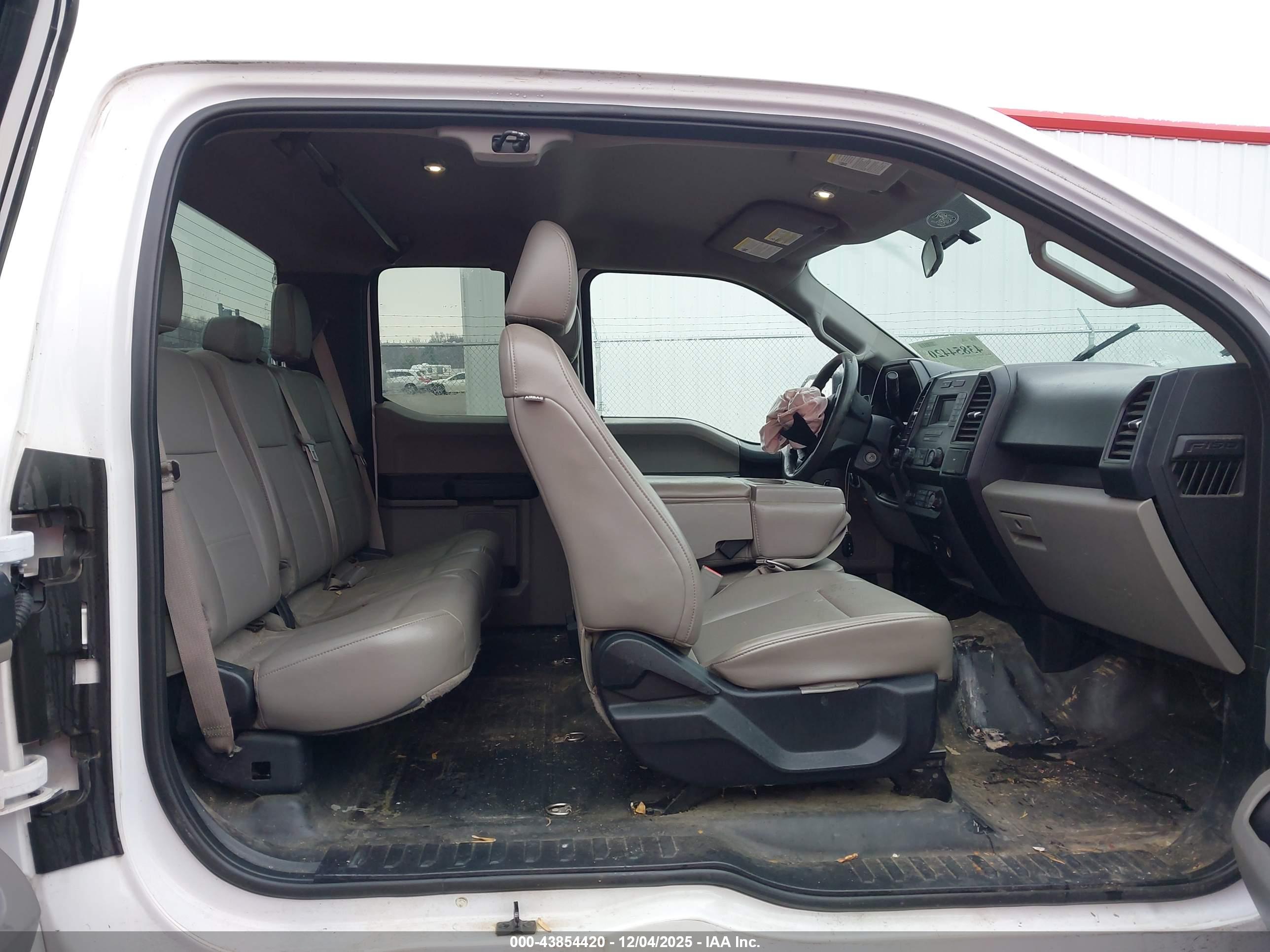 FORD F-150 image 8