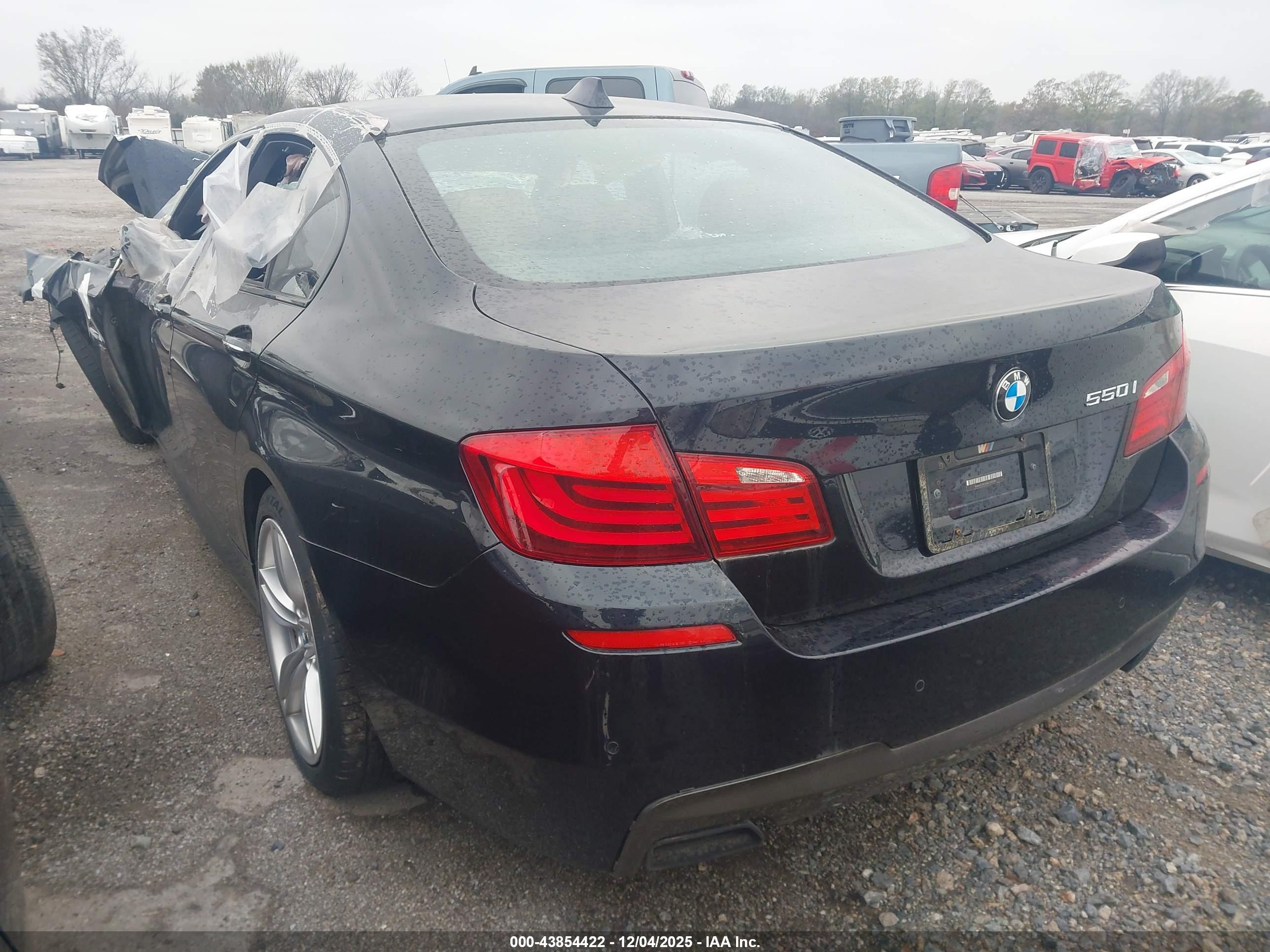 BMW 550I image 3