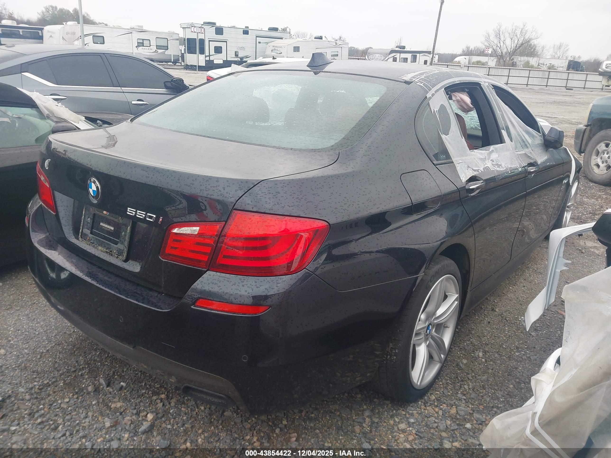 BMW 550I image 4