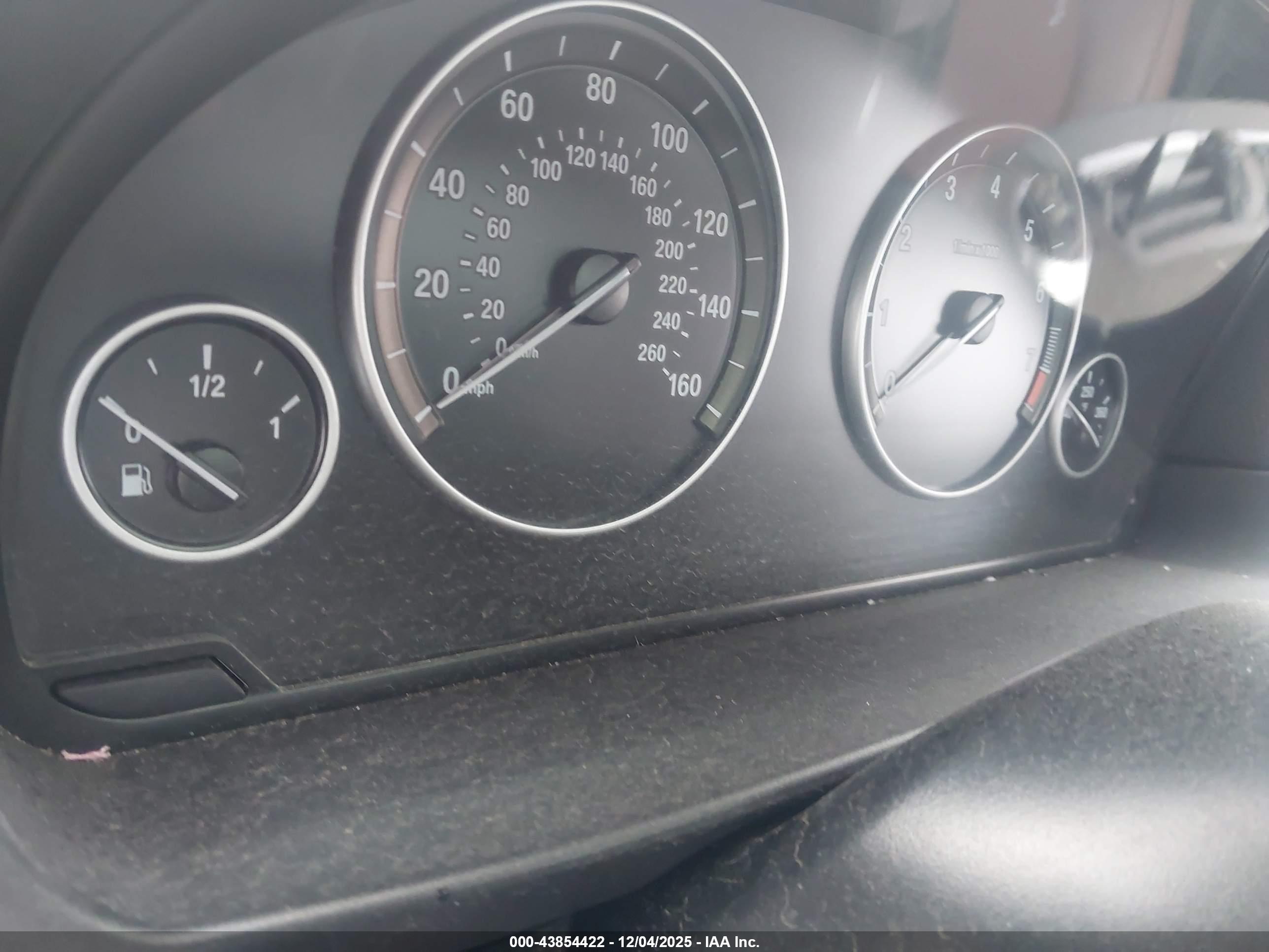 BMW 550I image 7