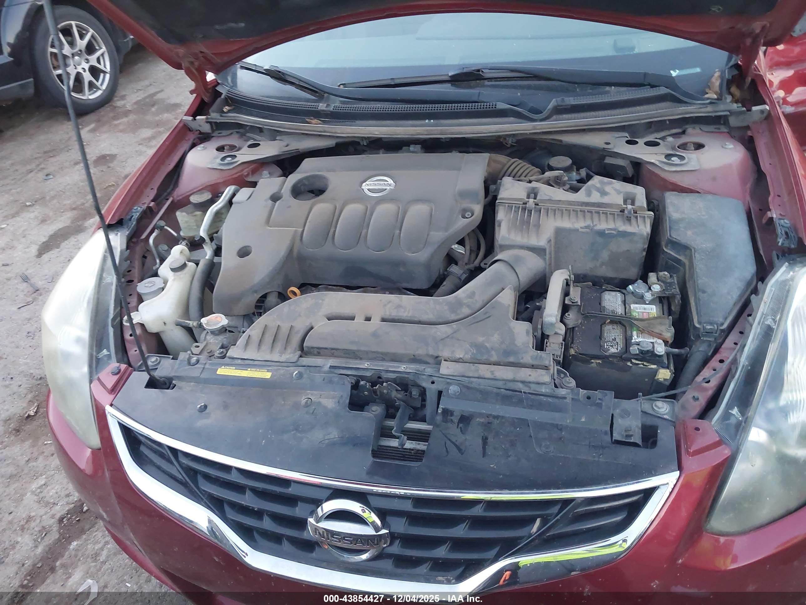 NISSAN ALTIMA image 10