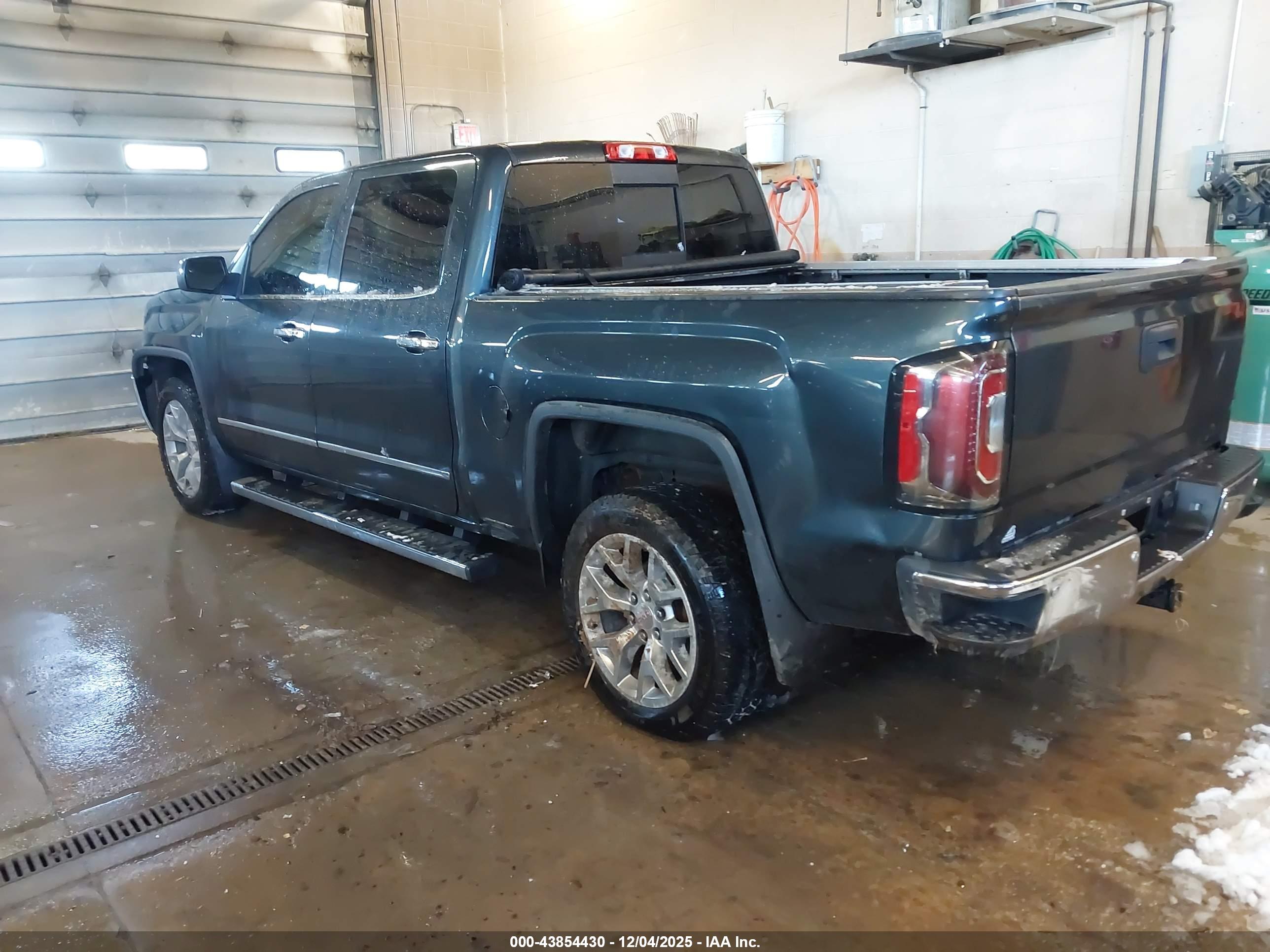 GMC SIERRA image 3
