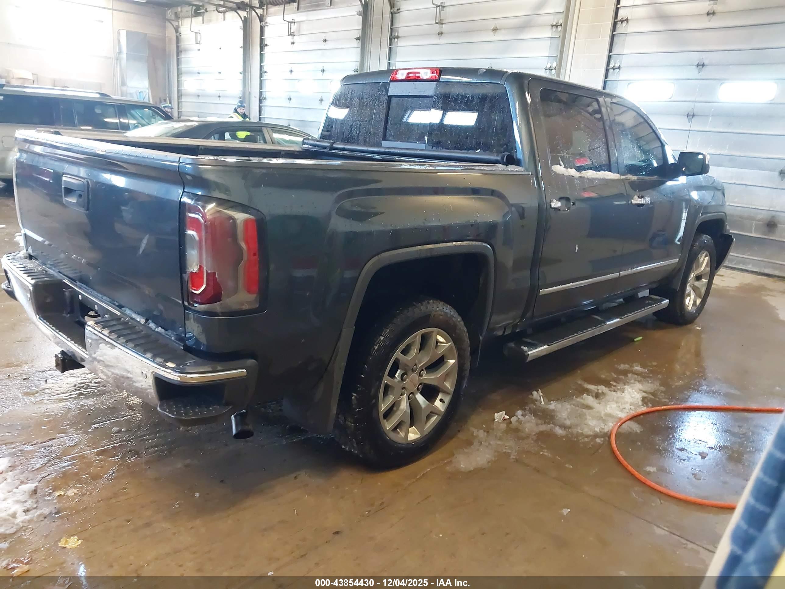 GMC SIERRA image 4