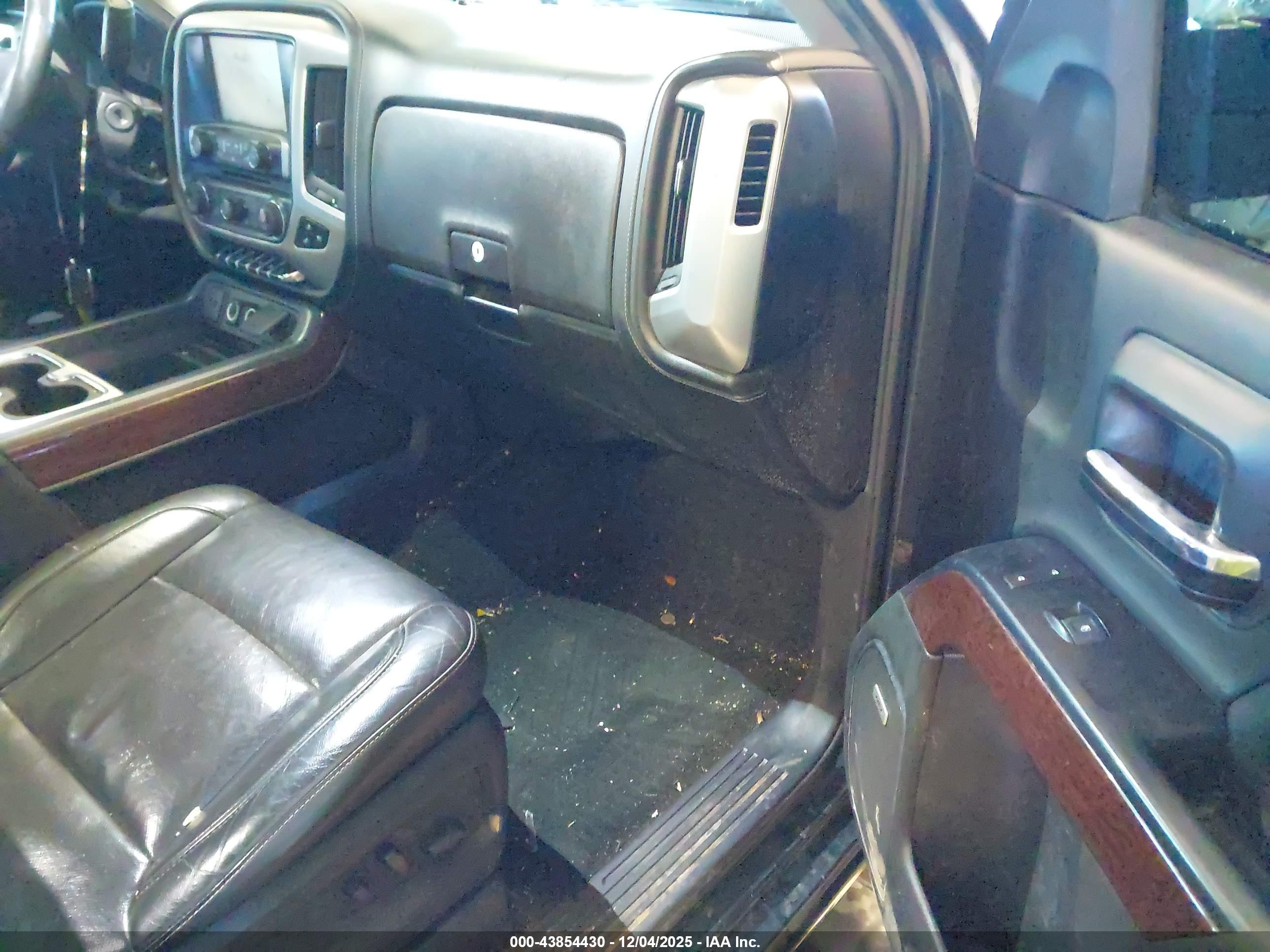 GMC SIERRA image 5