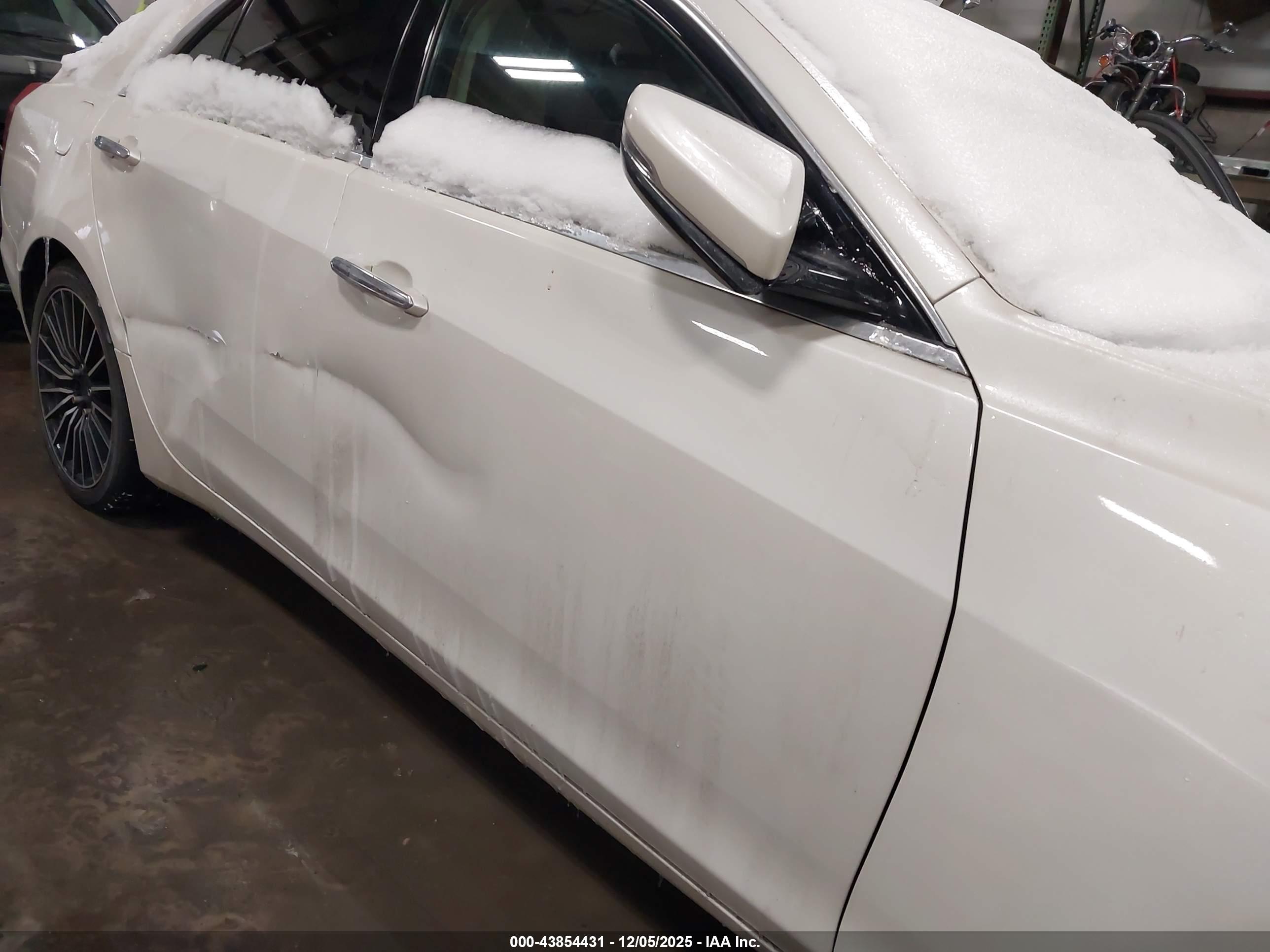 CADILLAC CTS image 6