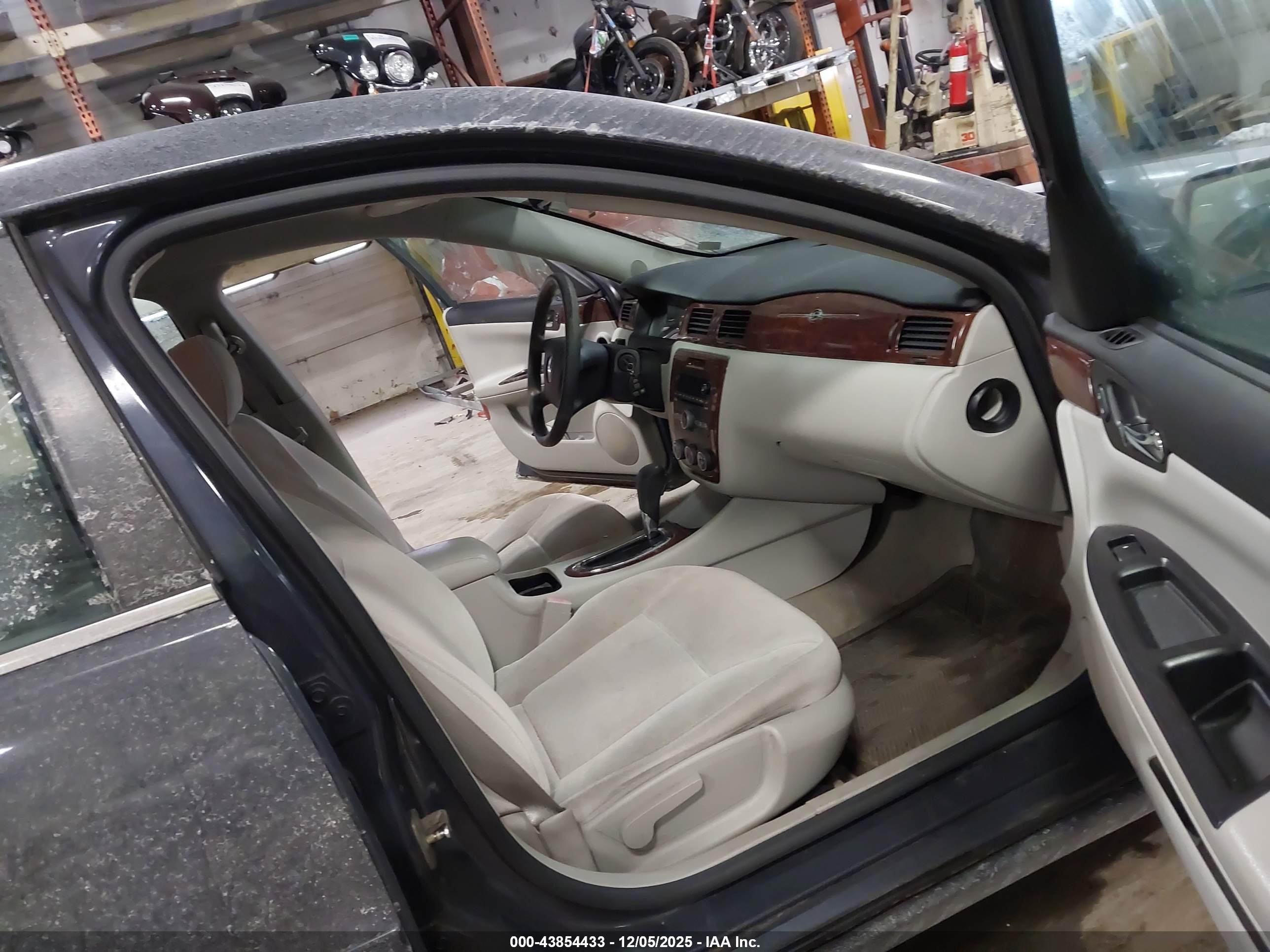 CHEVROLET IMPALA image 5