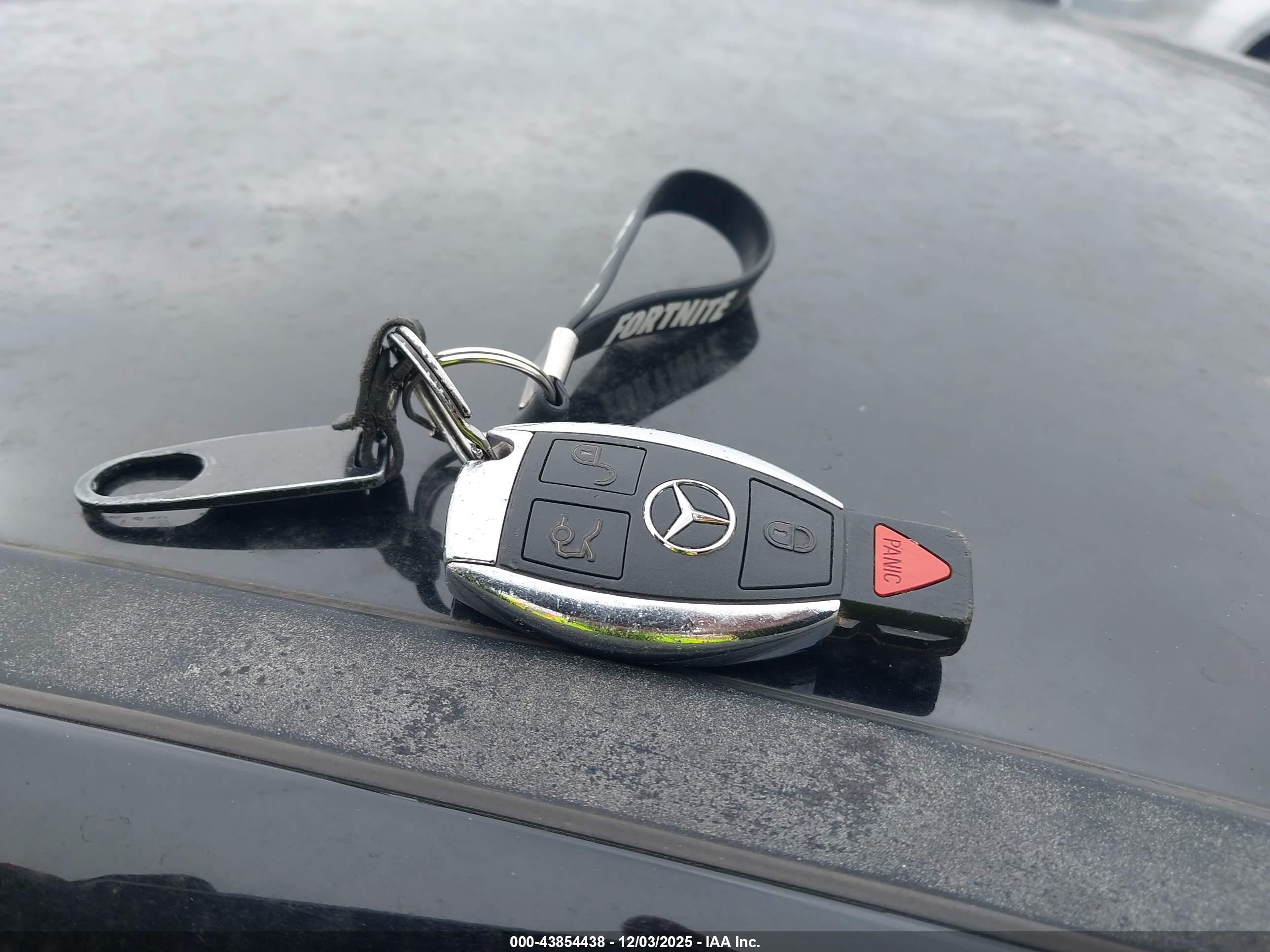 MERCEDES-BENZ E image 11