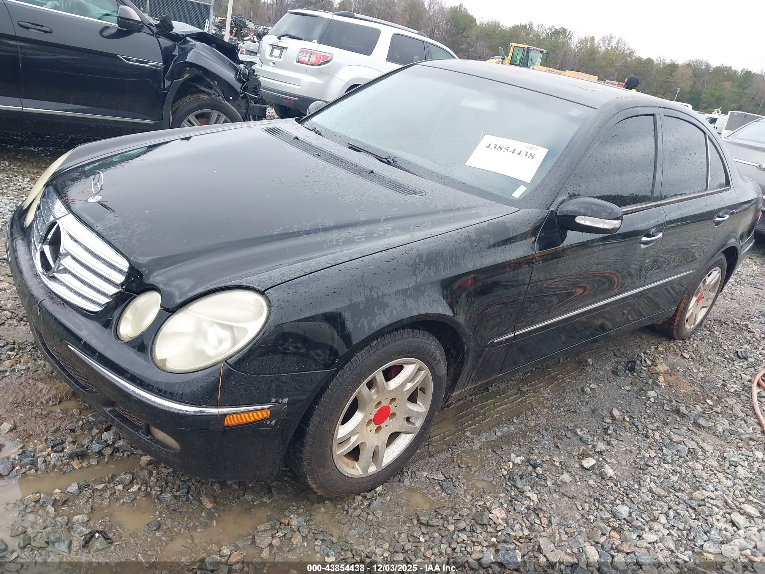 MERCEDES-BENZ E image 2