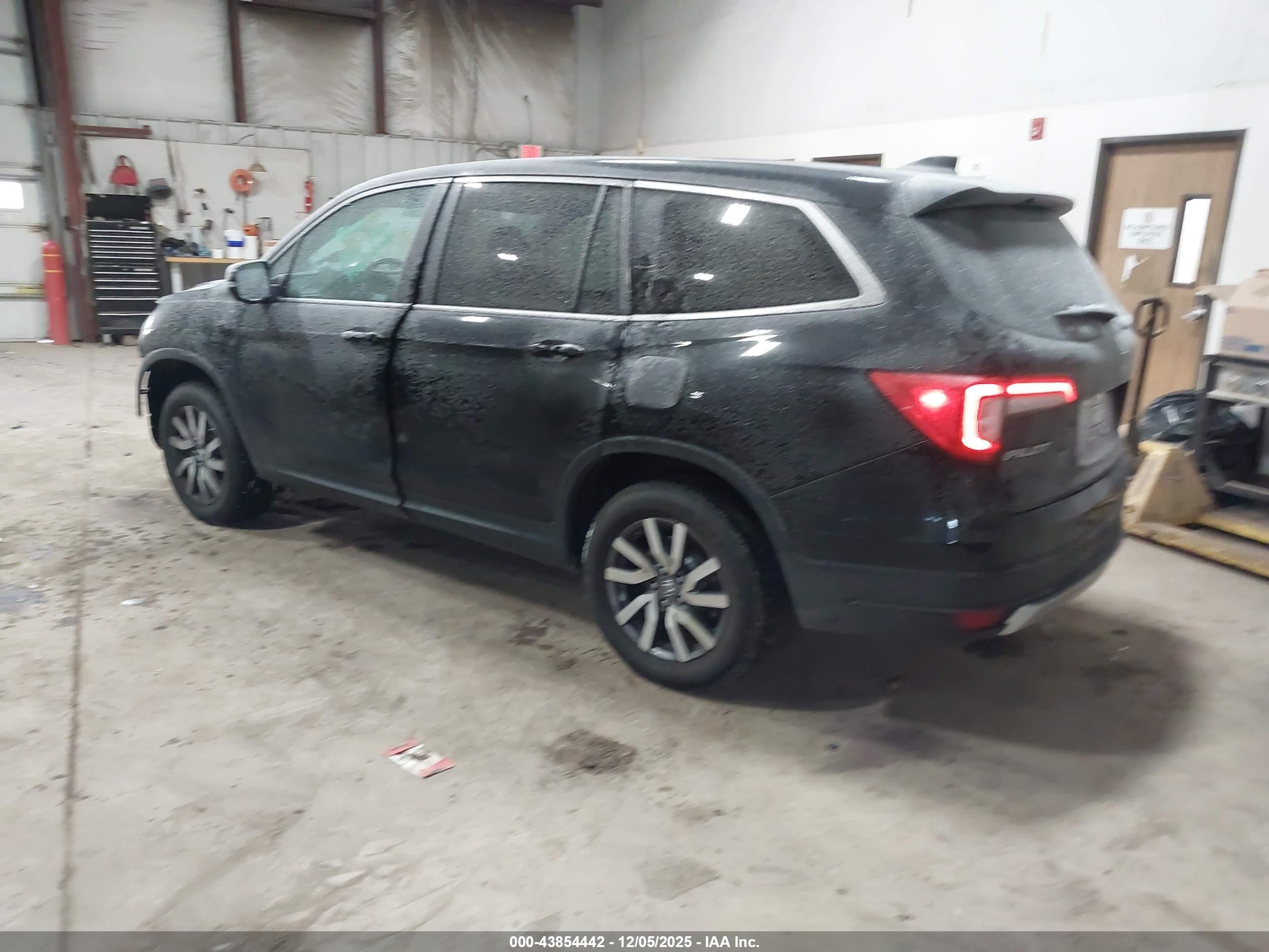 HONDA PILOT image 3