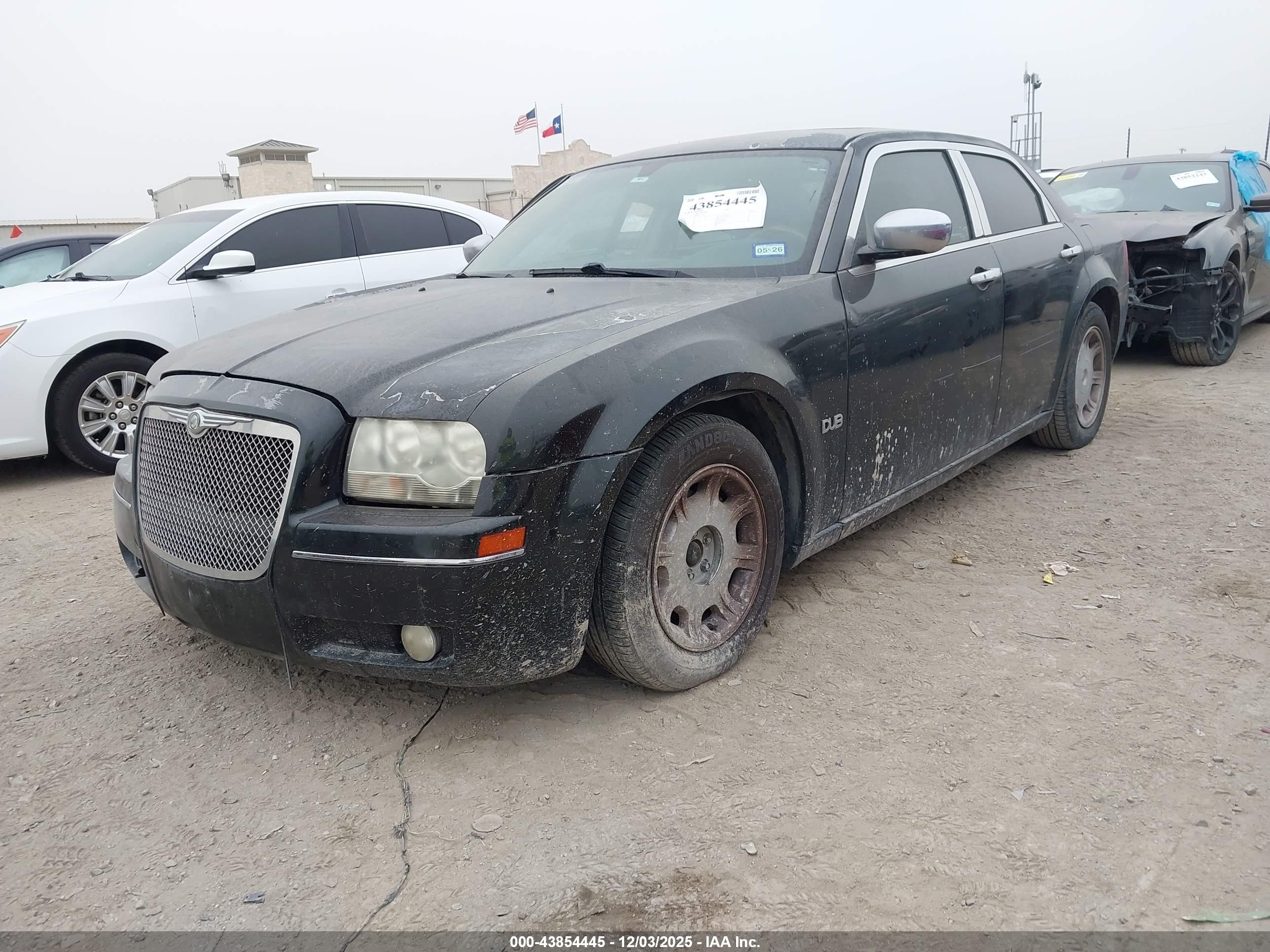 CHRYSLER 300 image 2