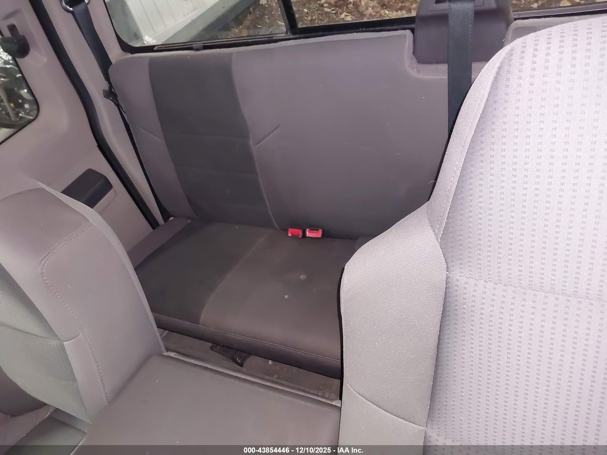 FORD F-350 image 8