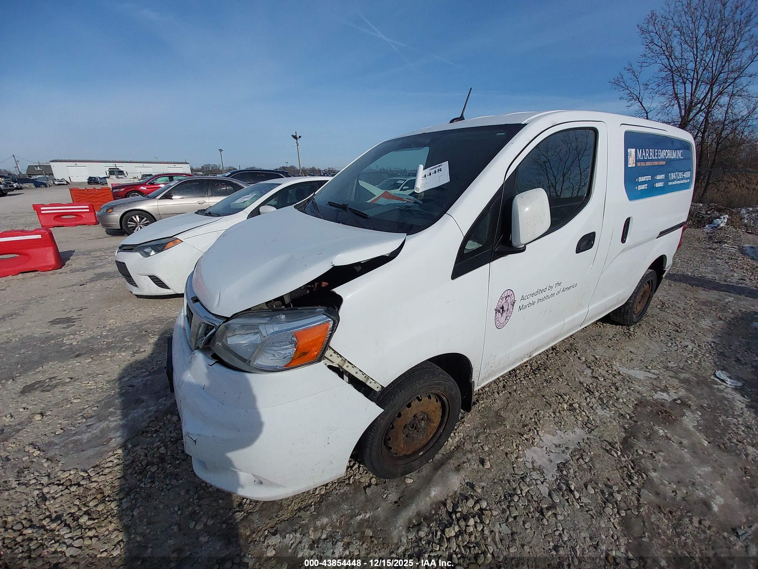 NISSAN NV200 image 2
