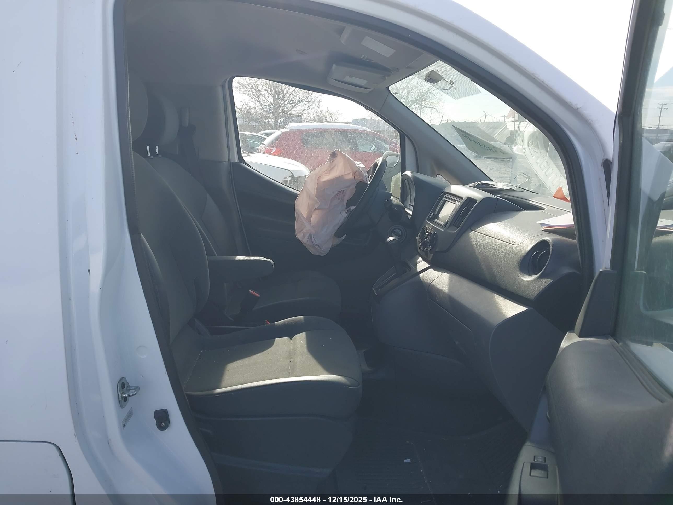 NISSAN NV200 image 5