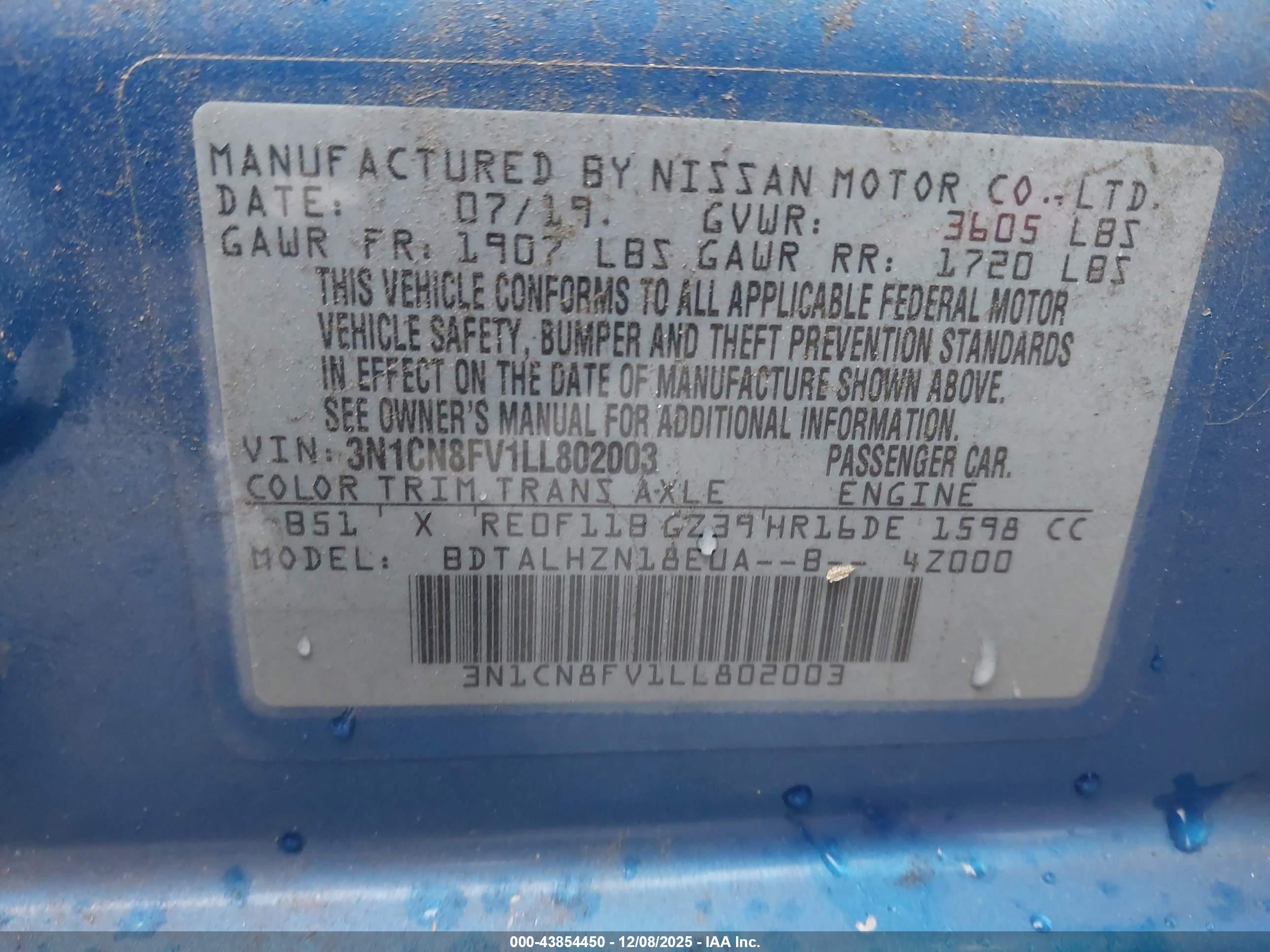 NISSAN VERSA image 9