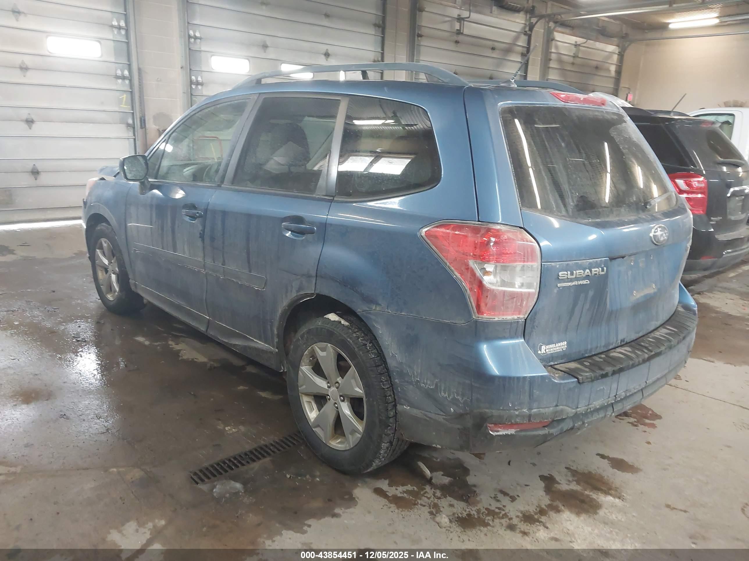 SUBARU FORESTER image 3