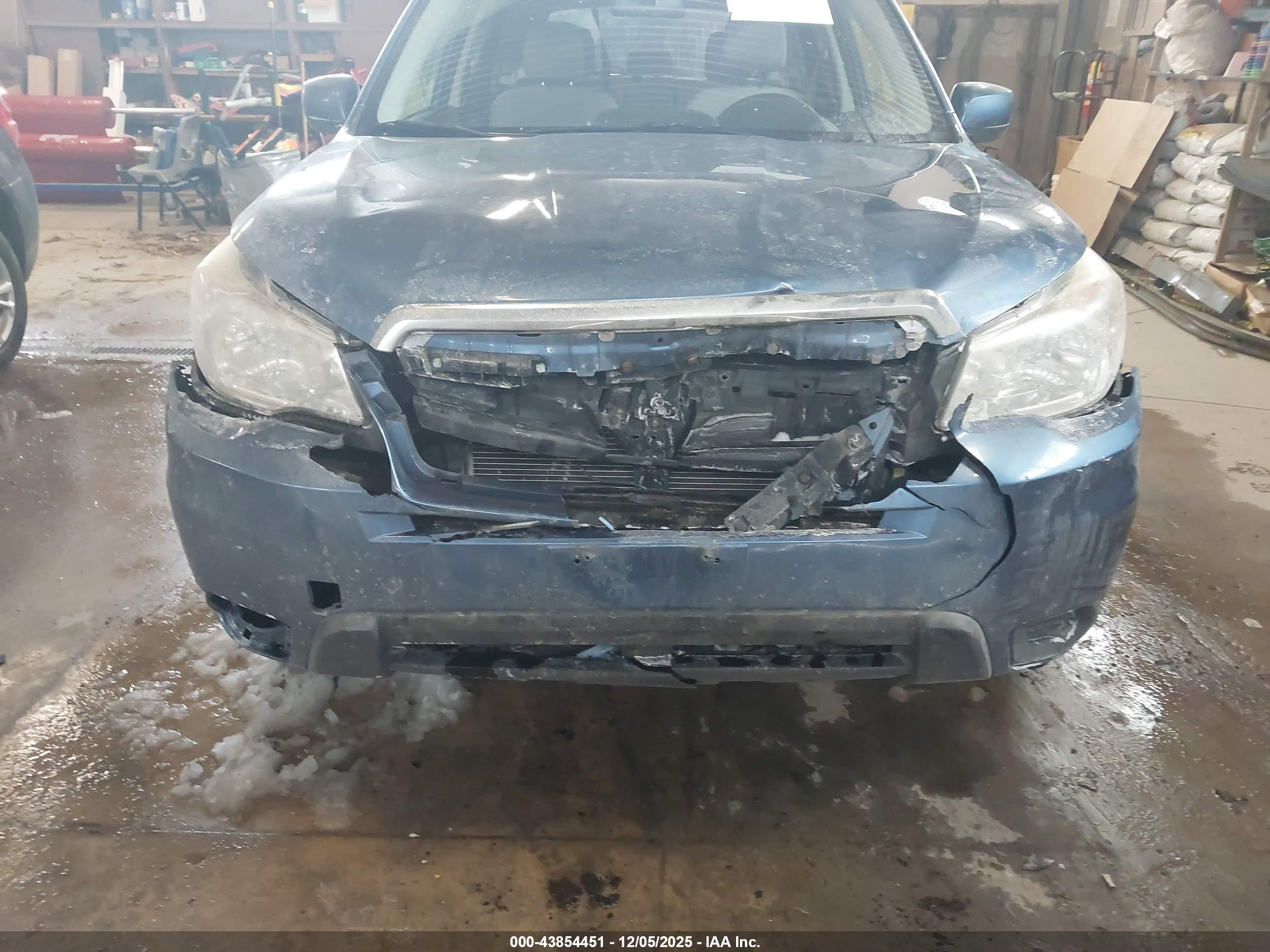 SUBARU FORESTER image 6