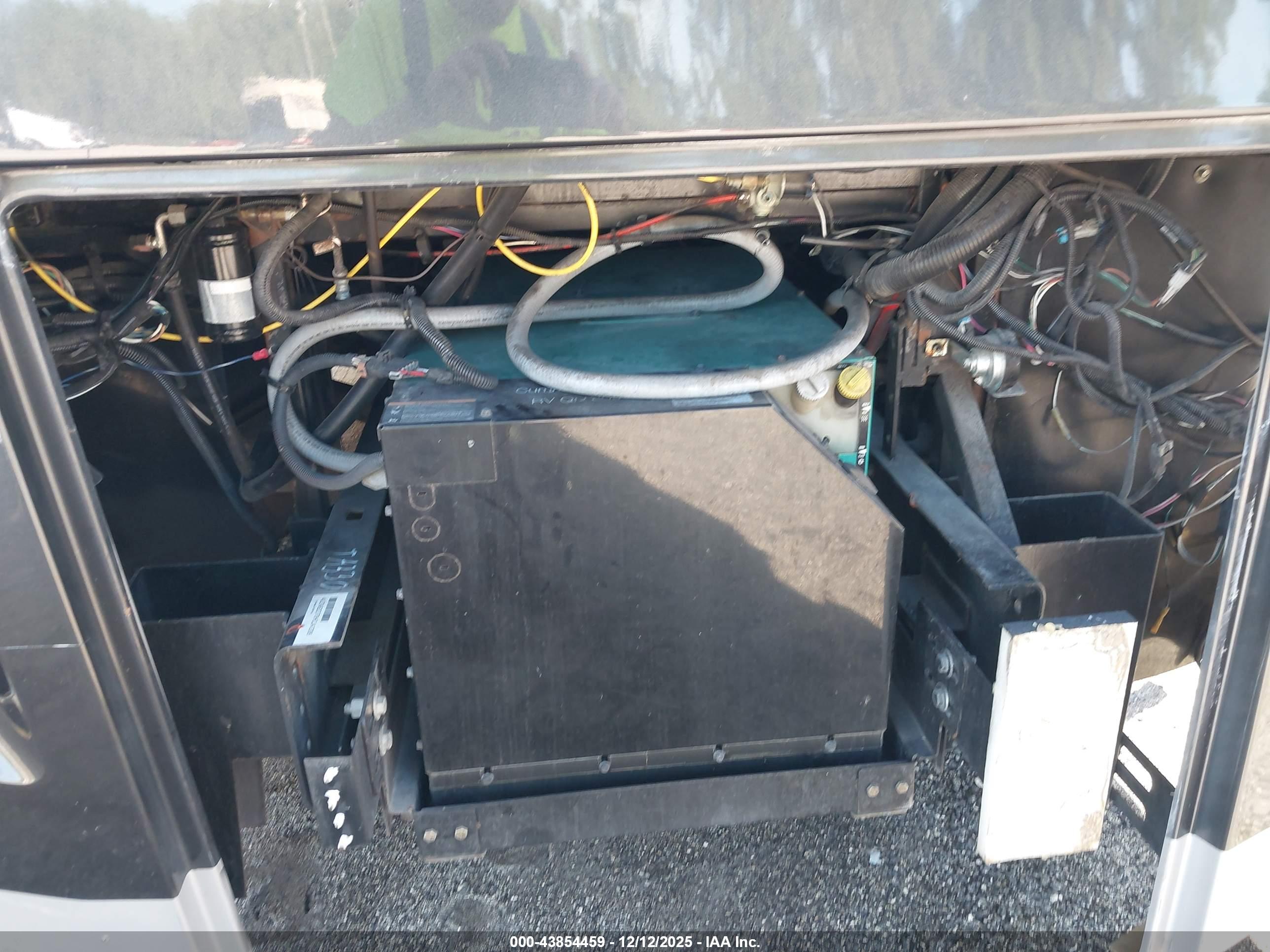 FREIGHTLINER CHASSIS image 10