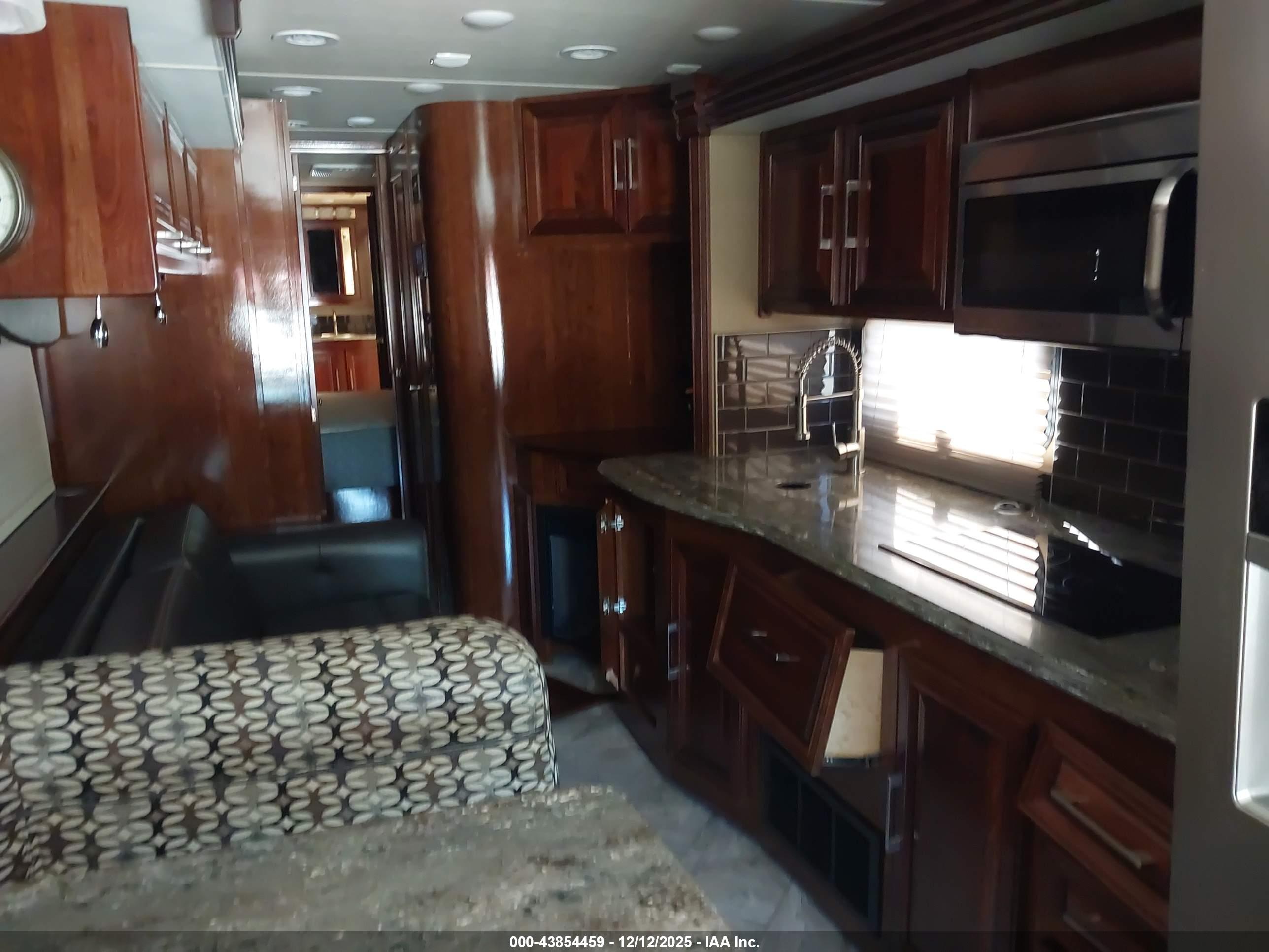 FREIGHTLINER CHASSIS image 8