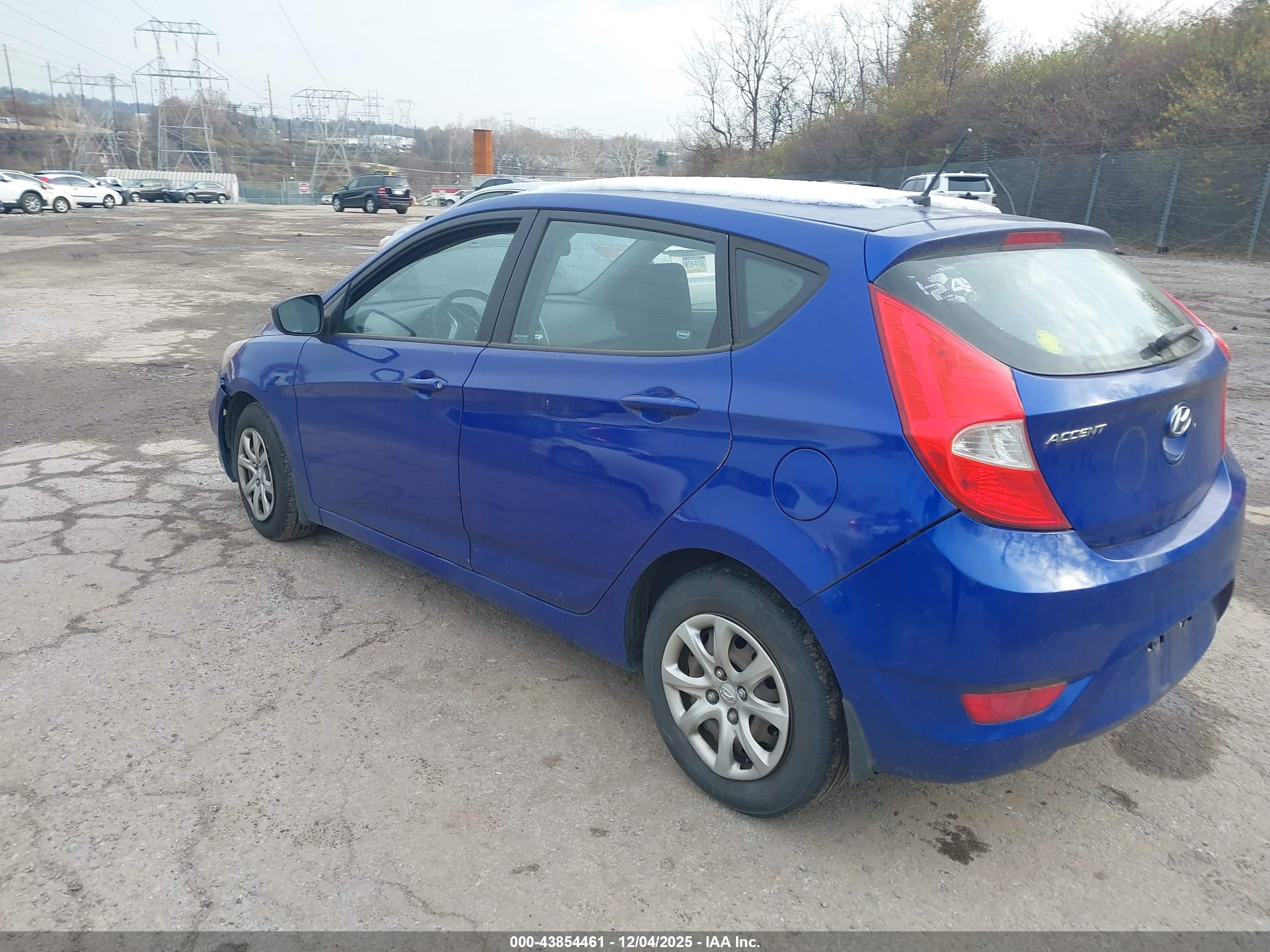 HYUNDAI ACCENT image 3