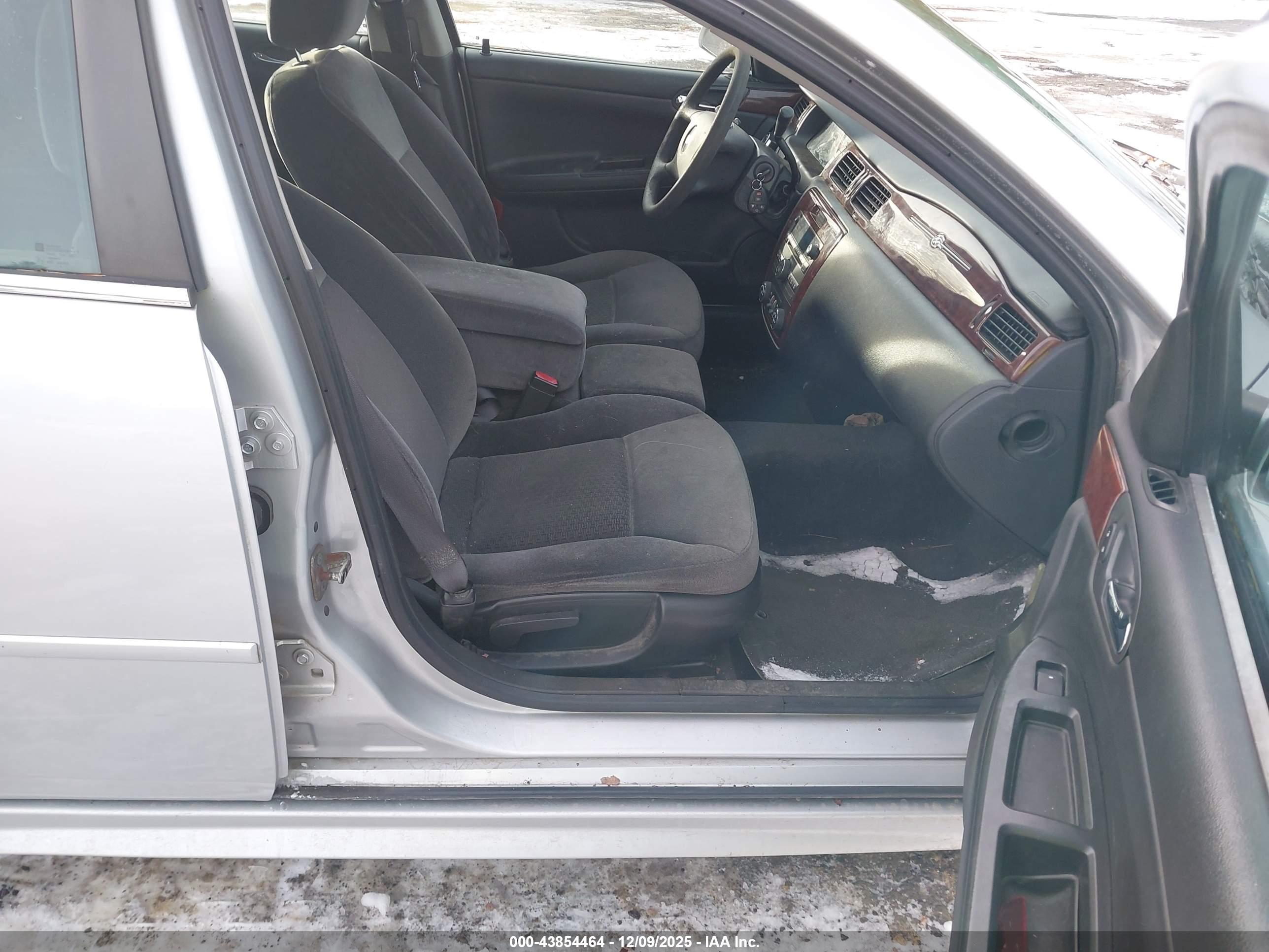 CHEVROLET IMPALA image 5