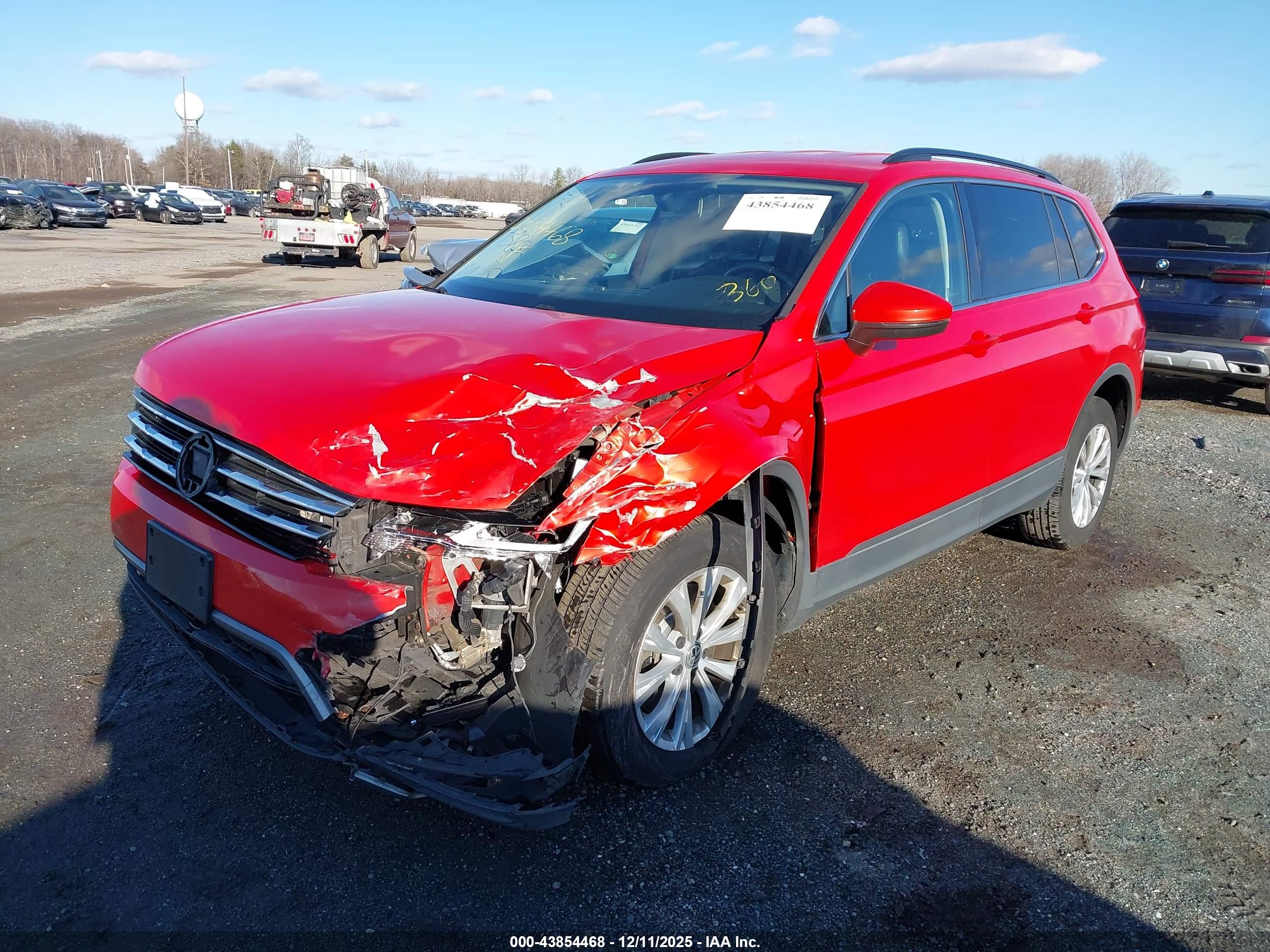 VOLKSWAGEN TIGUAN image 2