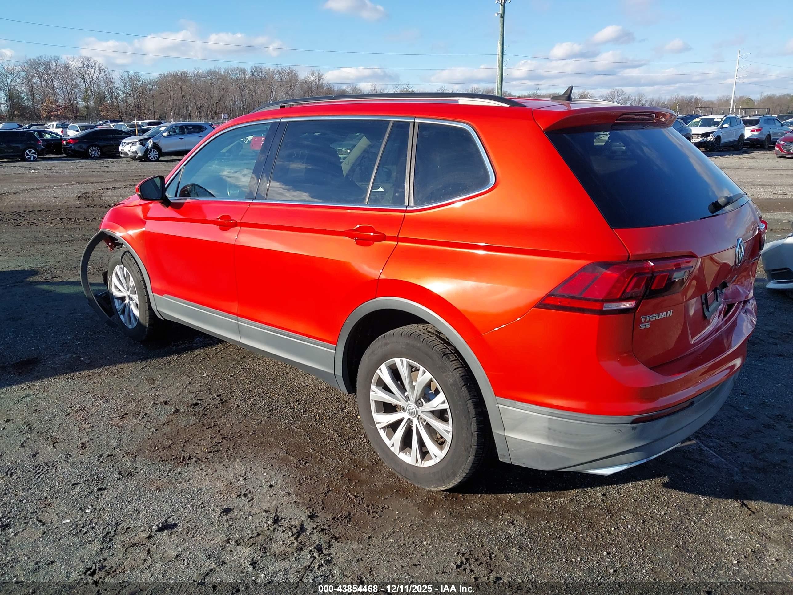 VOLKSWAGEN TIGUAN image 3